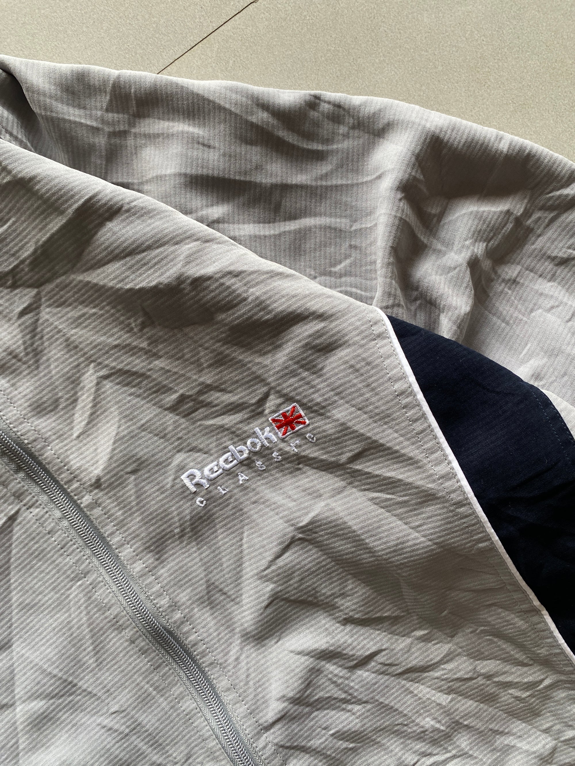 REEBOK HEAVY JACKET - M