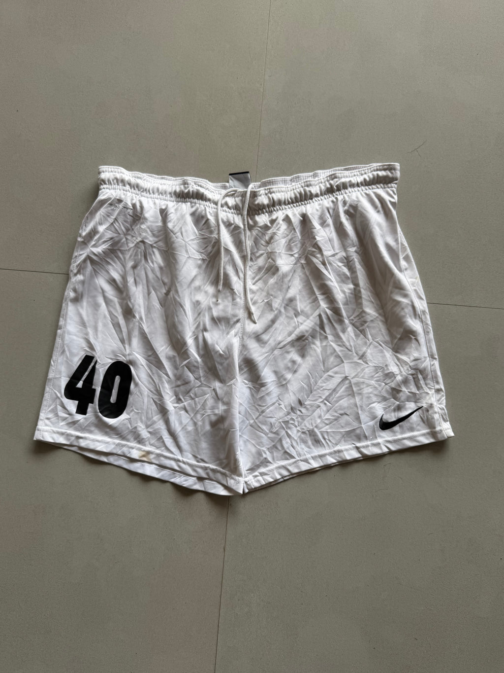 NIKE SHORTS - XL