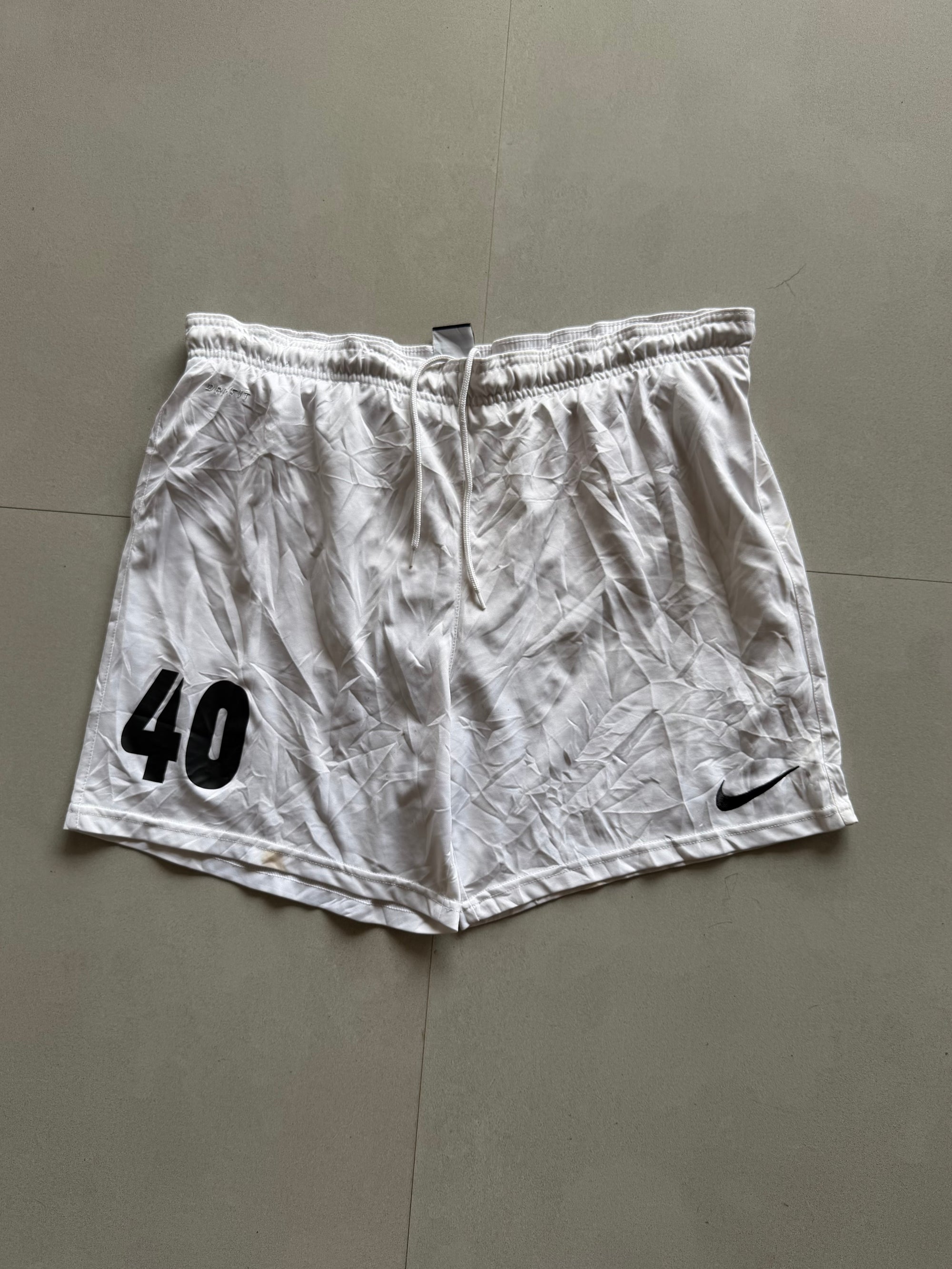 NIKE SHORTS - XL