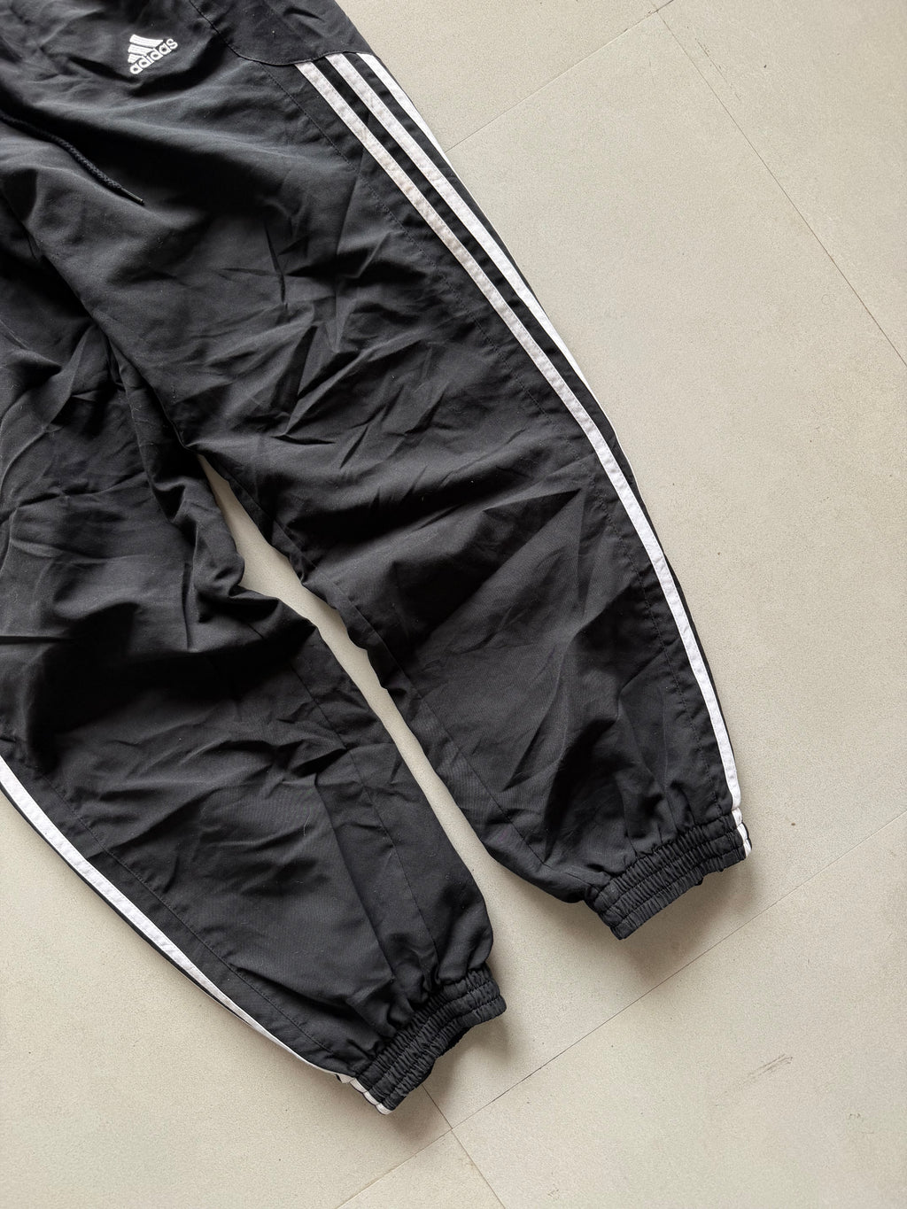 ADIDAS STRIPED TRACK PANT5 - M