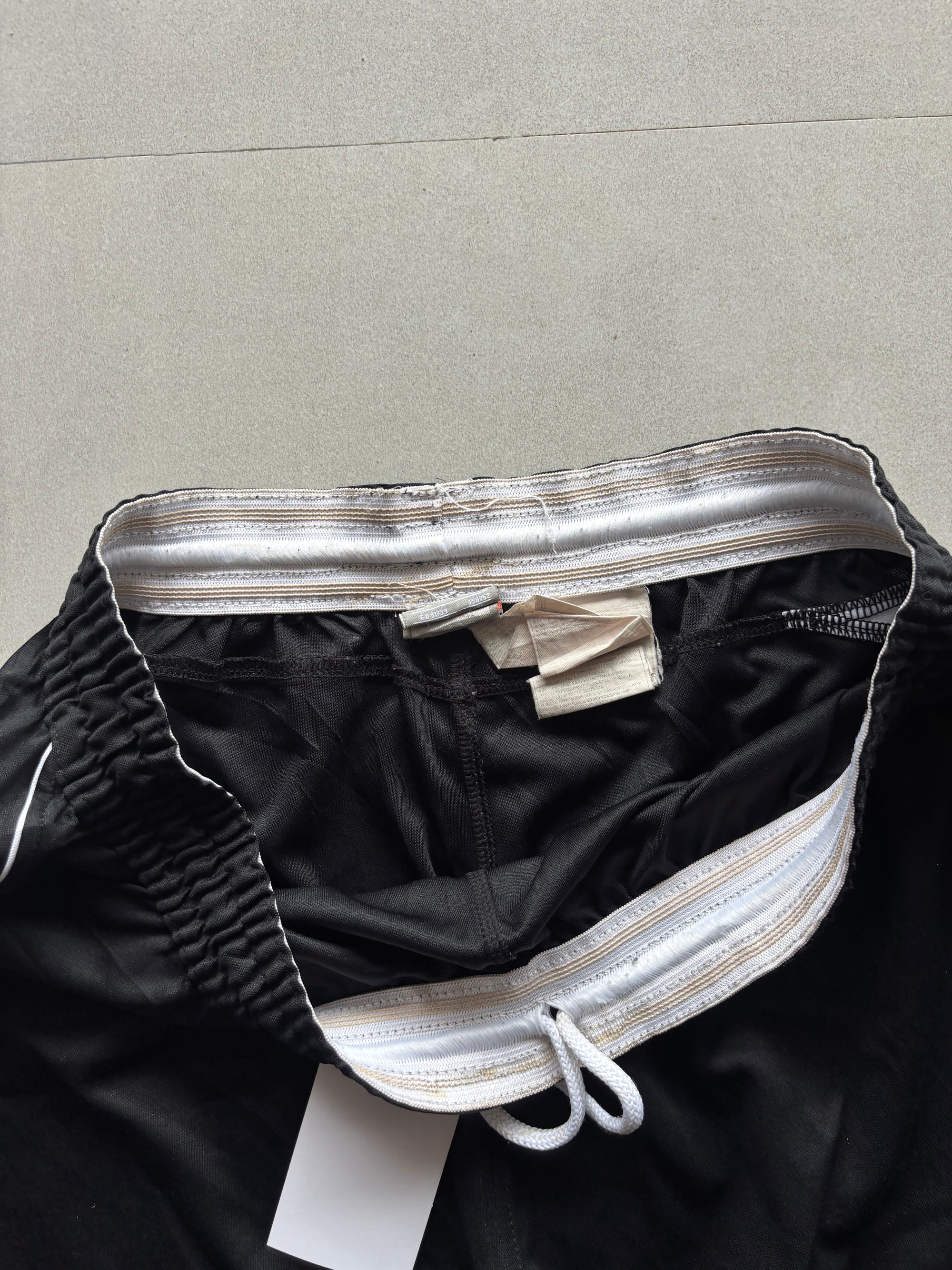 NIKE VINTAGE SHORTS - M