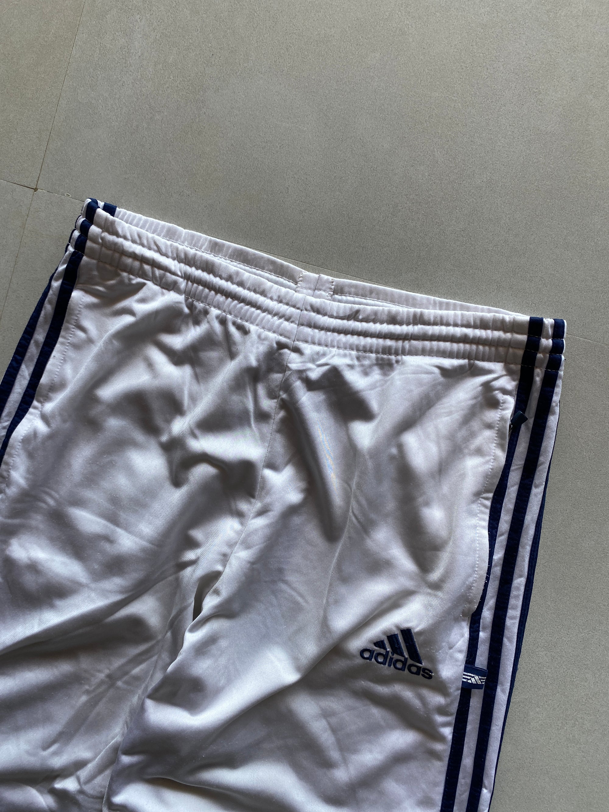 VINTAGE ADIDAS STRIPED TRACK - M