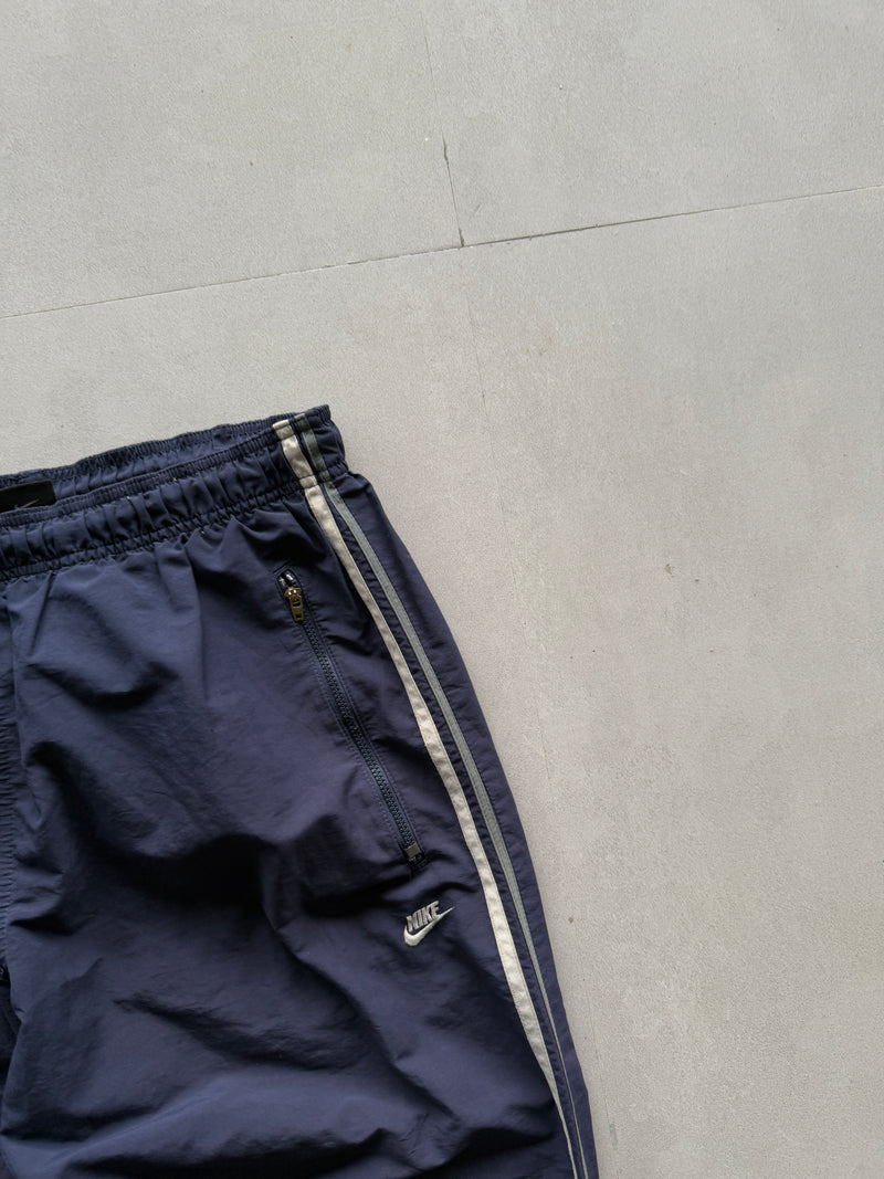 VINTAGE NIKE TRACK PANT -