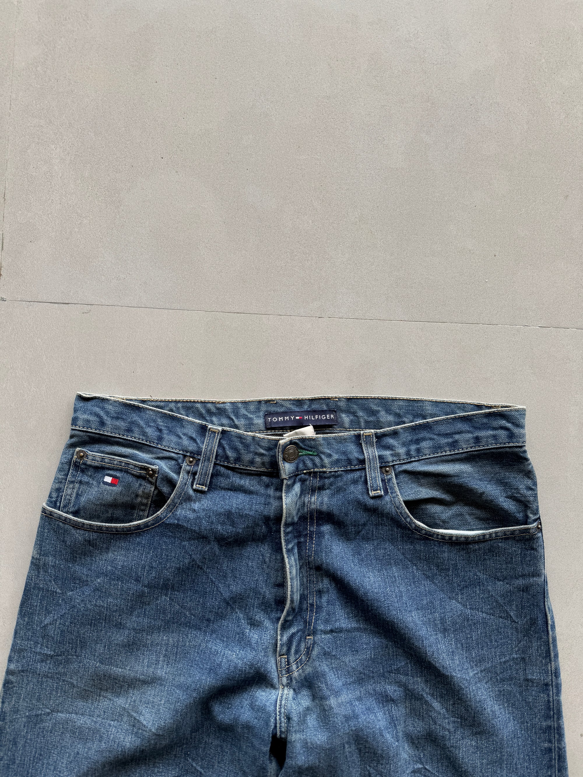 TOMMY HILFIGER STRIGHT FIT DENIM - L