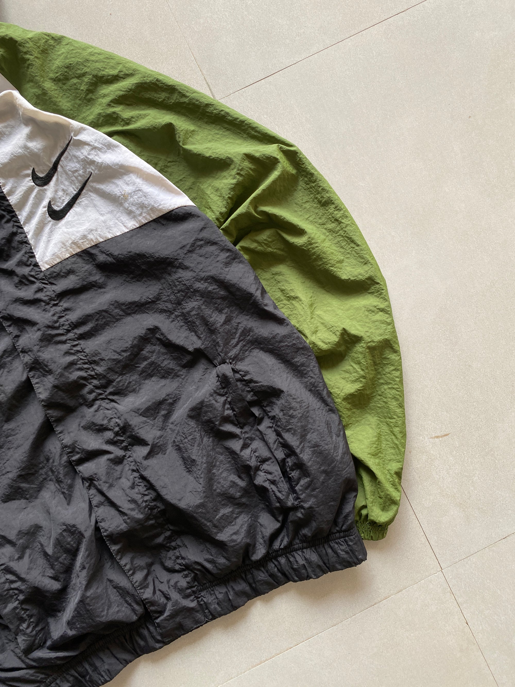 NIKE MULTI SWOOSH JACKET - L