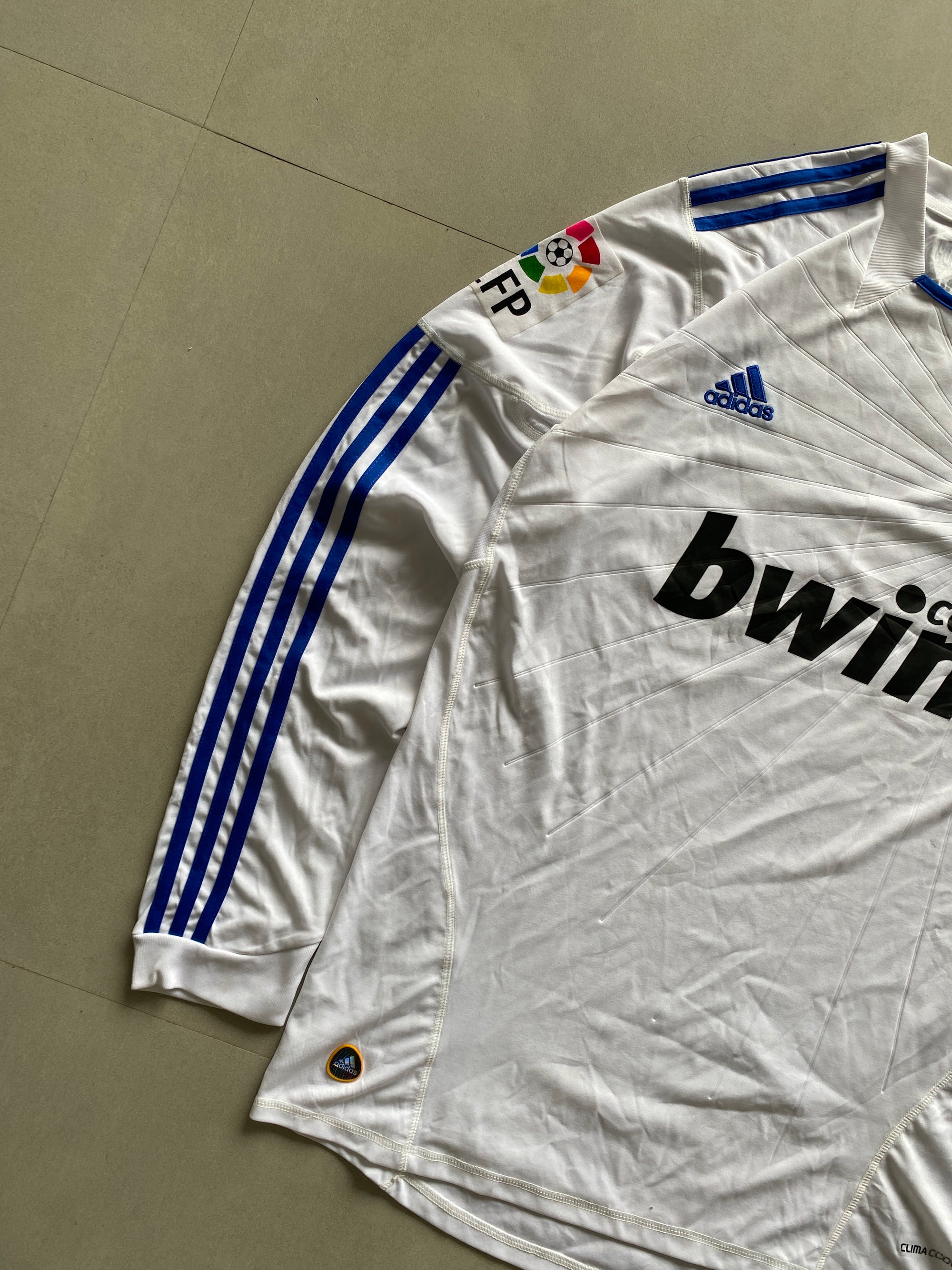 2010 REAL MADRID SERGIO RAMOS (4) JERSEY - L