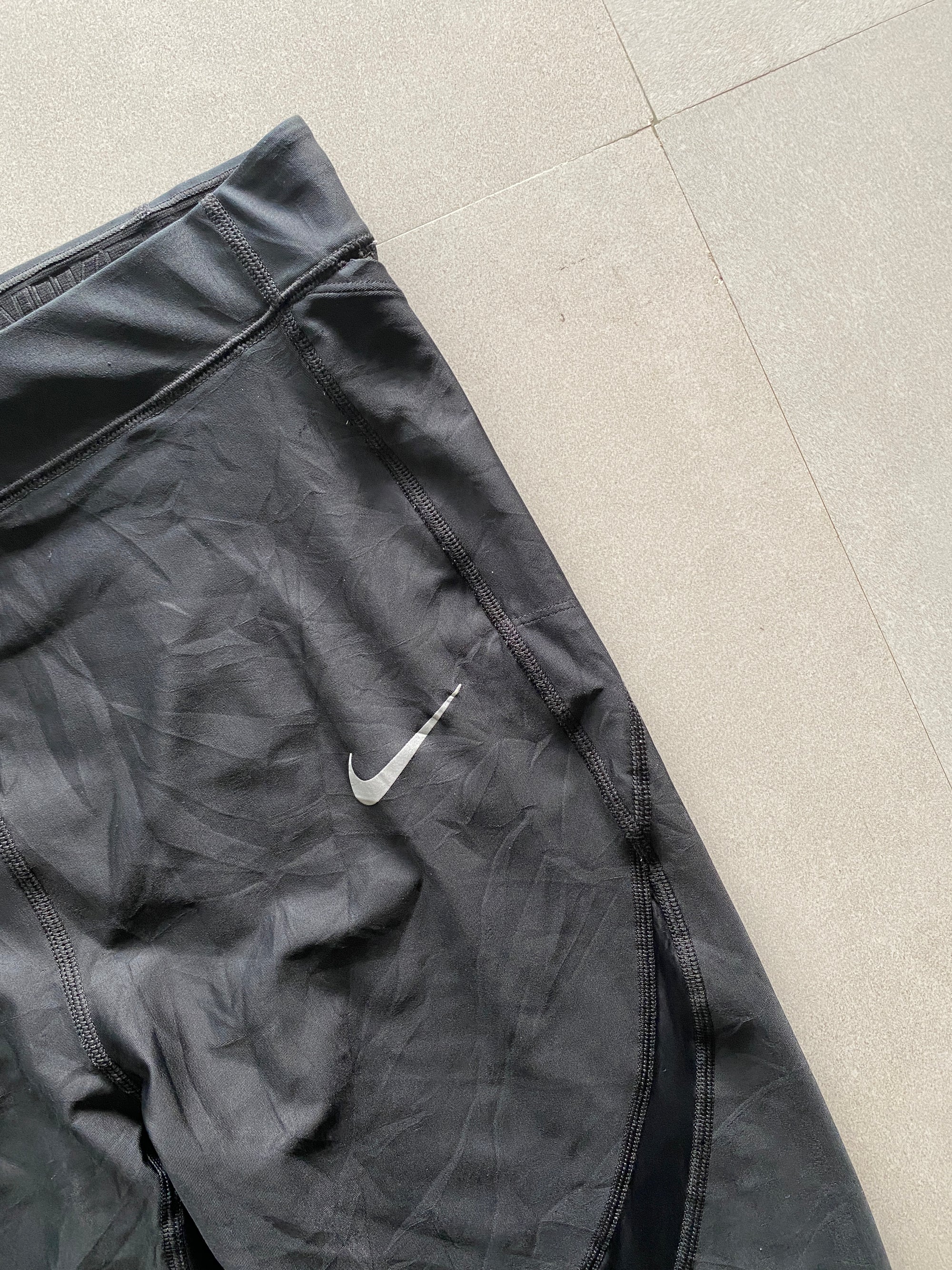 NIKE GYM WEAR - M