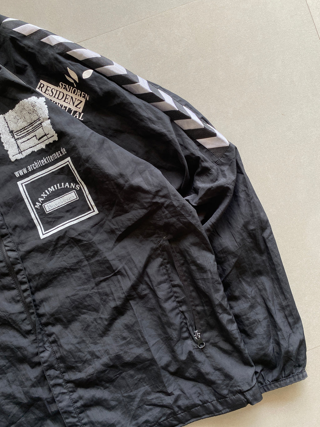 HUMMEL JACKET - XL