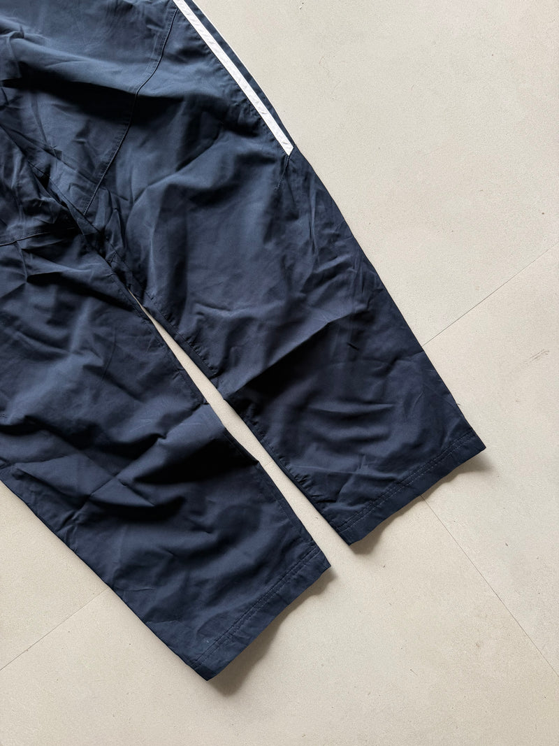 ADIDAS STRIPED TRACK PANT136 - XL