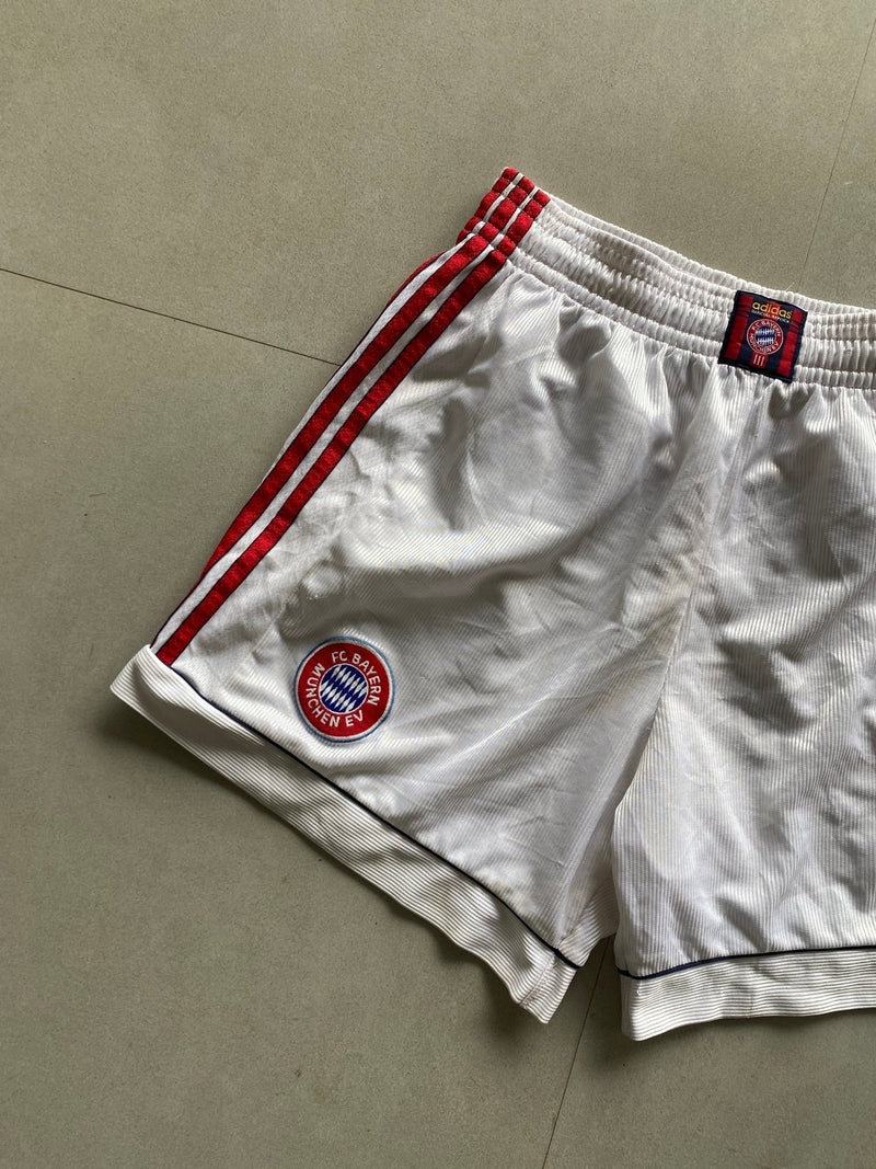 90S ADIDAS BAYERN SHORTS - S - Aged Arc