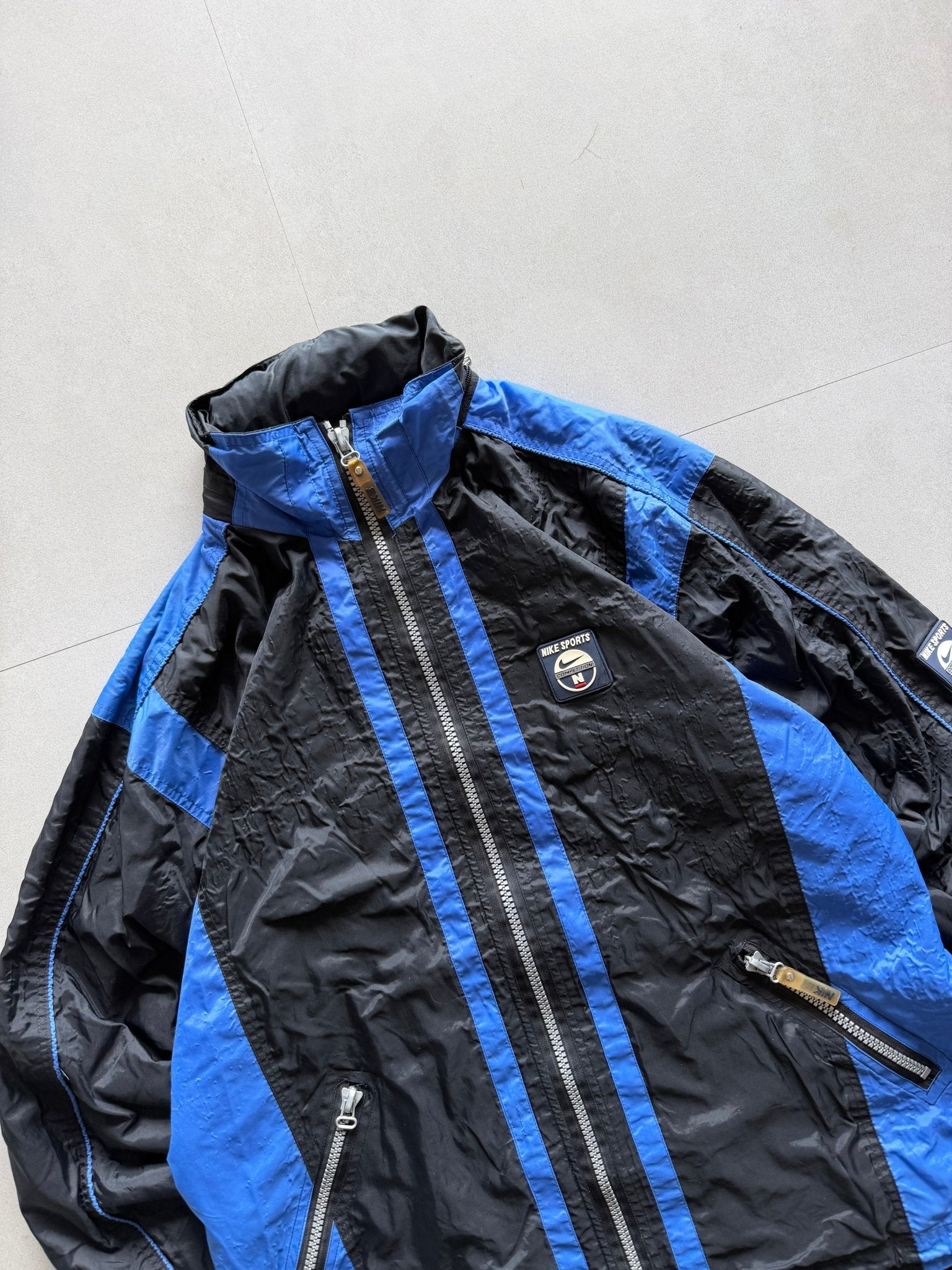 90S NIKE BIG LOGO JACKET - Aged Arc