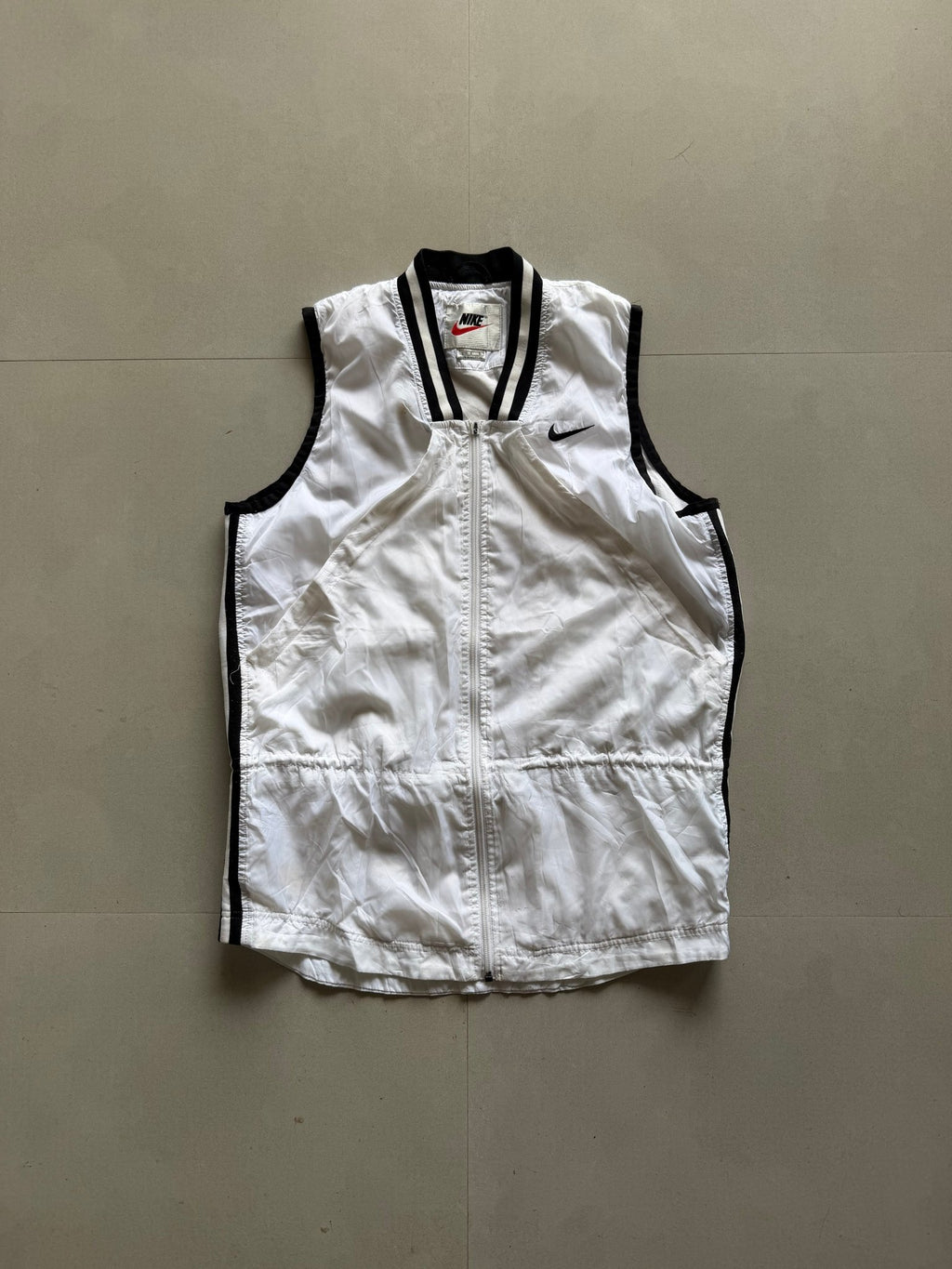 90S NIKE SLEEVLESS JACKET - Aged Arc