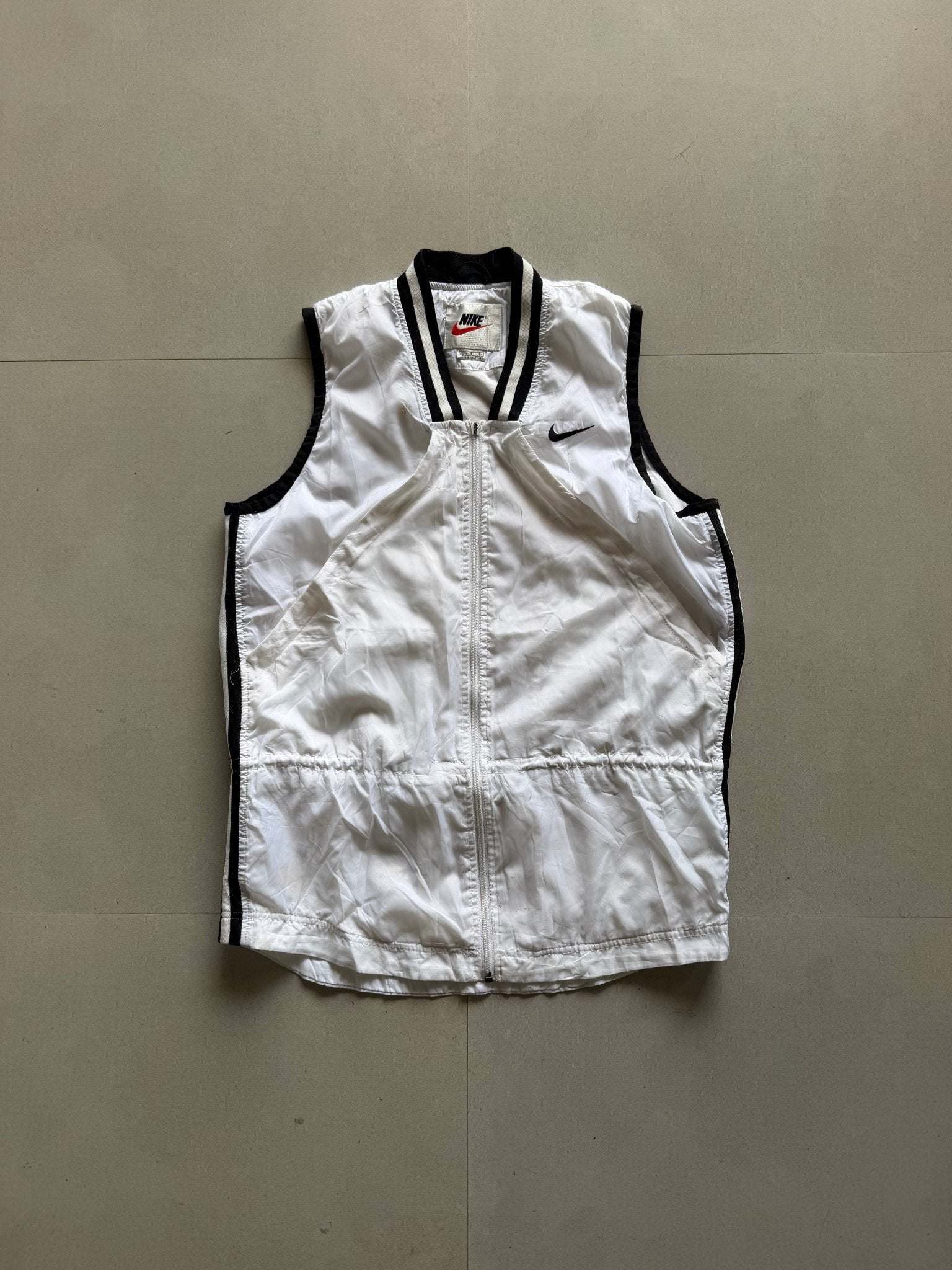 90S NIKE SLEEVLESS JACKET - Aged Arc