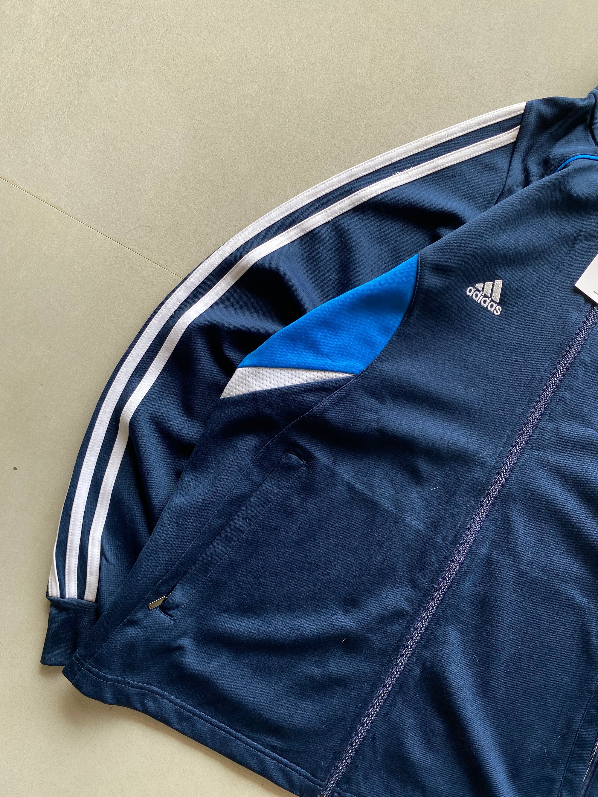 VINTAGE ADIDAS JACKET - S