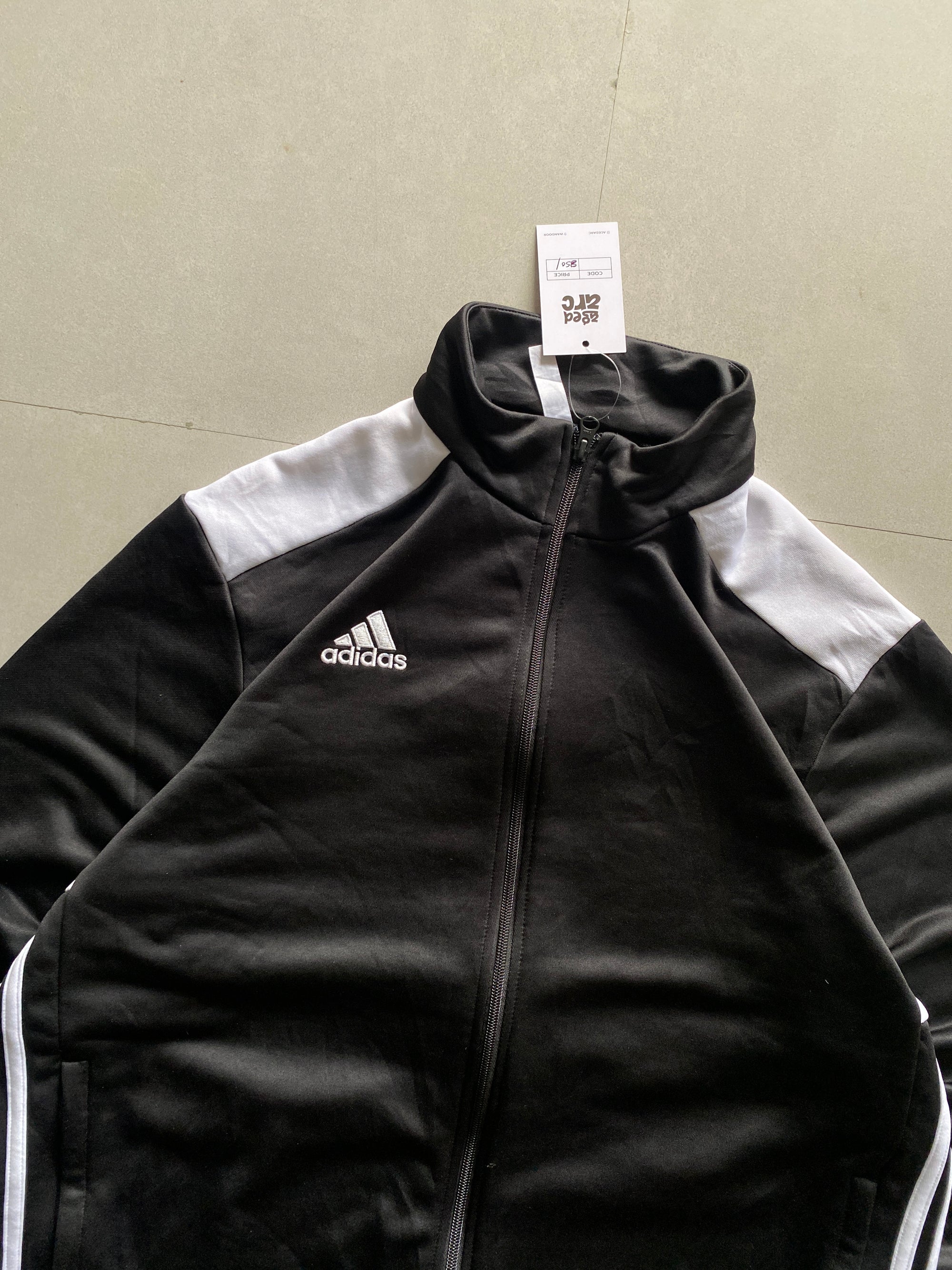 ADIDAS STRIPED JACKET - XL