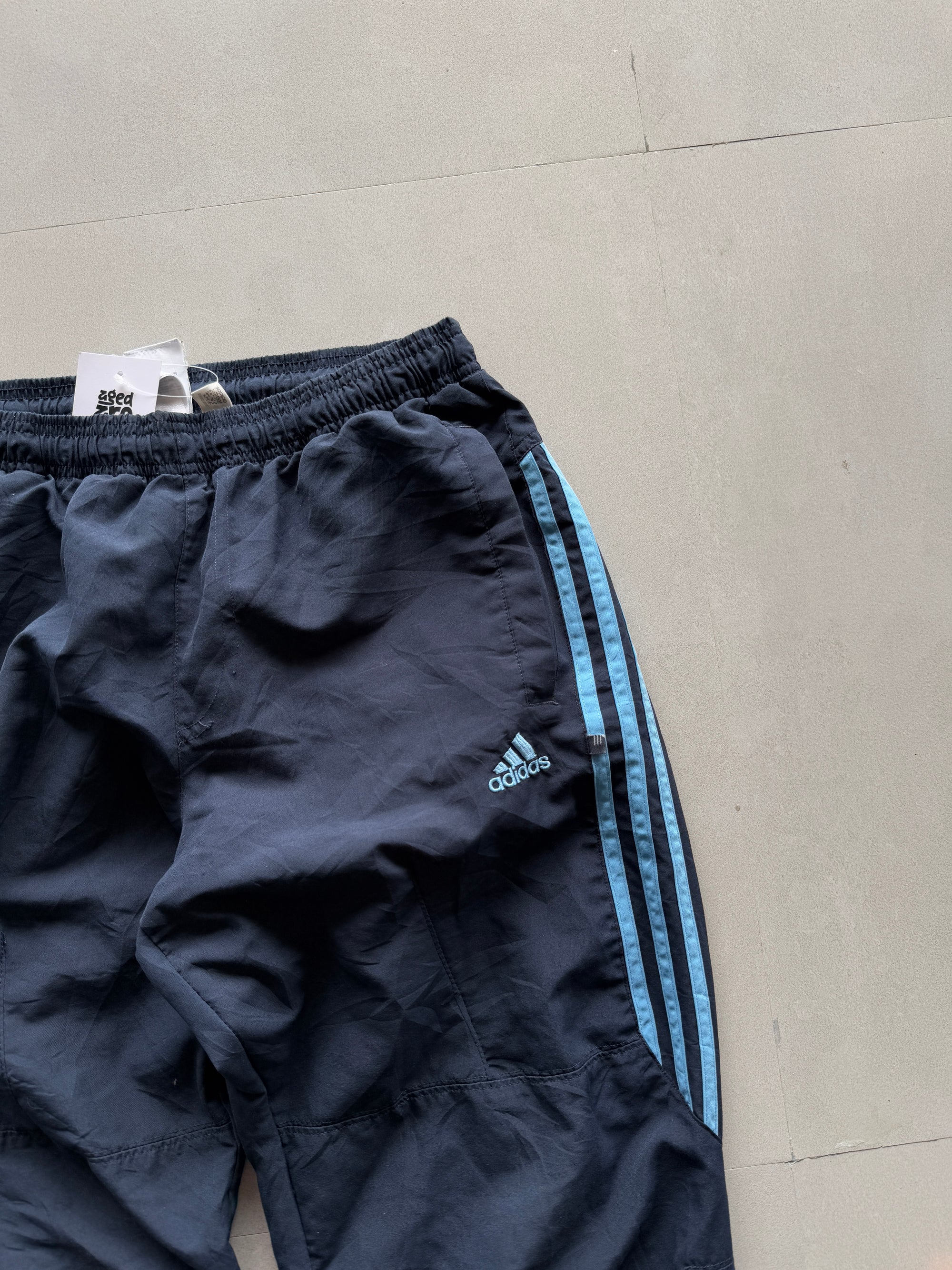 VINTAGE ADIDAS STRIPPED TRACK PANT - M