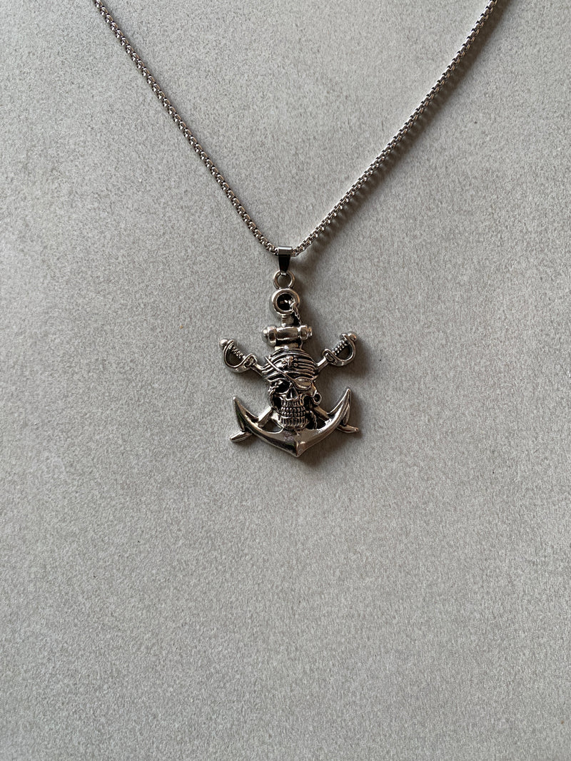 PIRATE SKULL PENDANT CHAIN