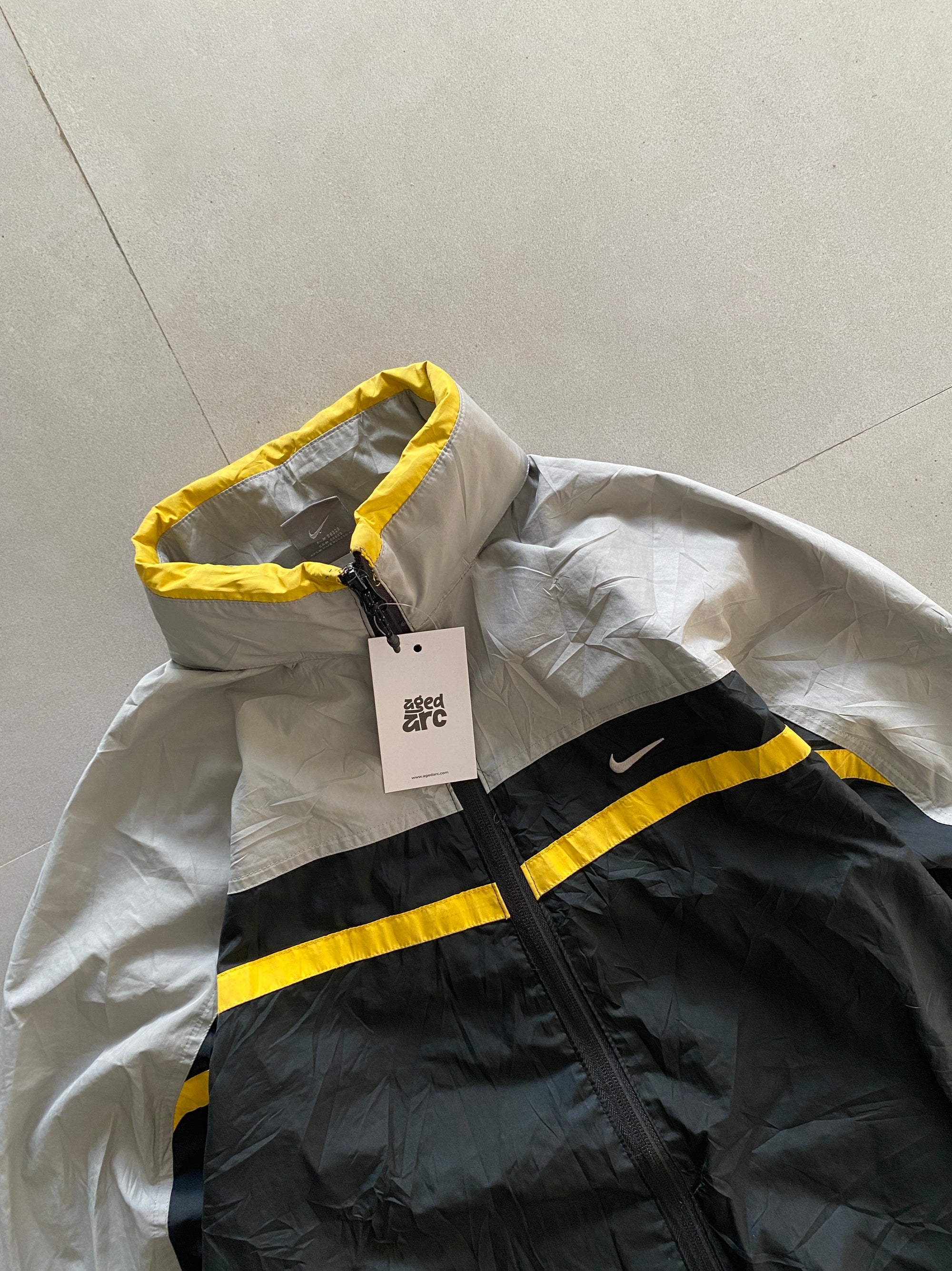 VINTAGE NIKE JACKET - M