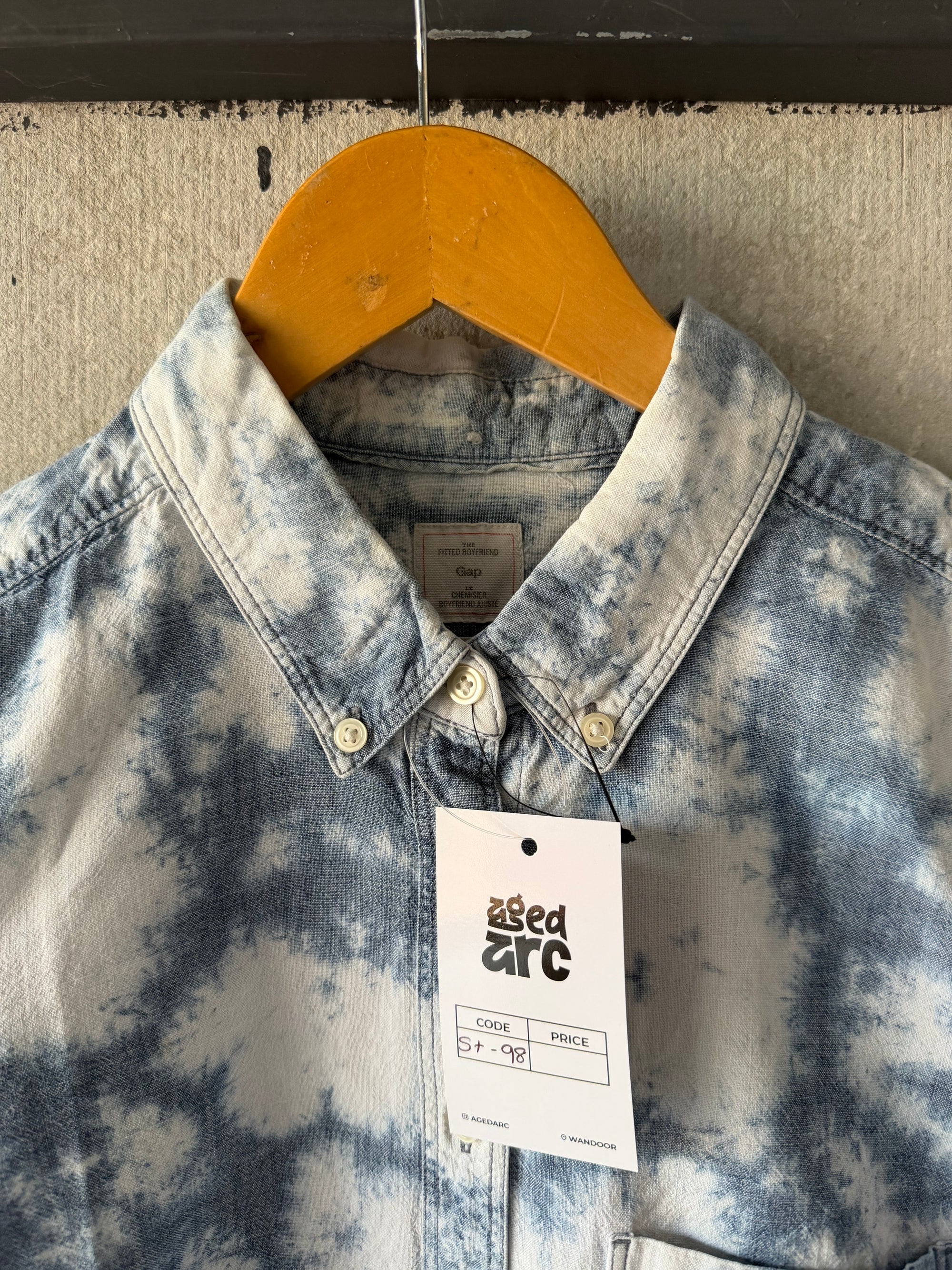 GAP PRINTES SHIRT - M ST98
