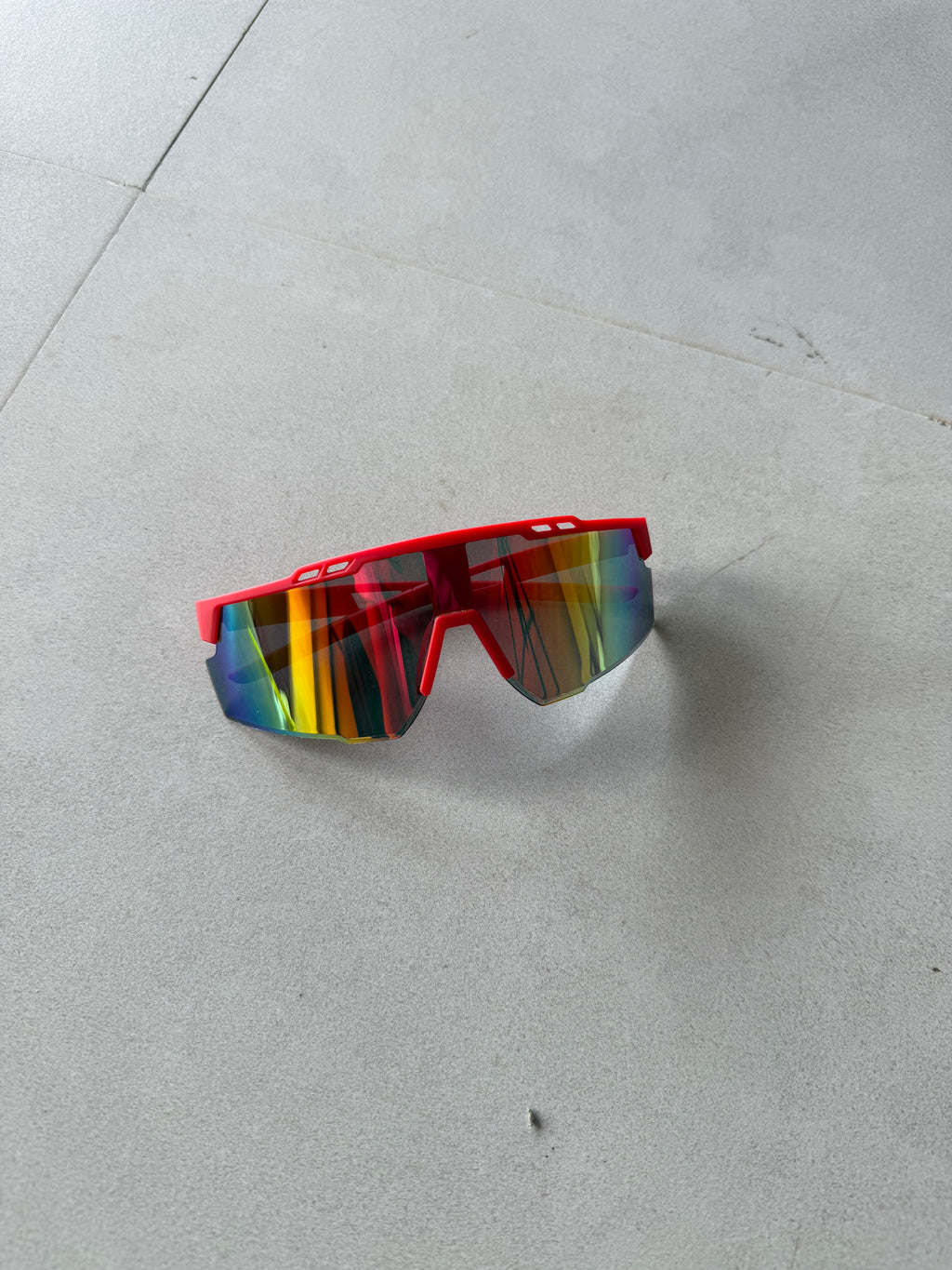 UV PROTECTED SPORTS GOGGLES