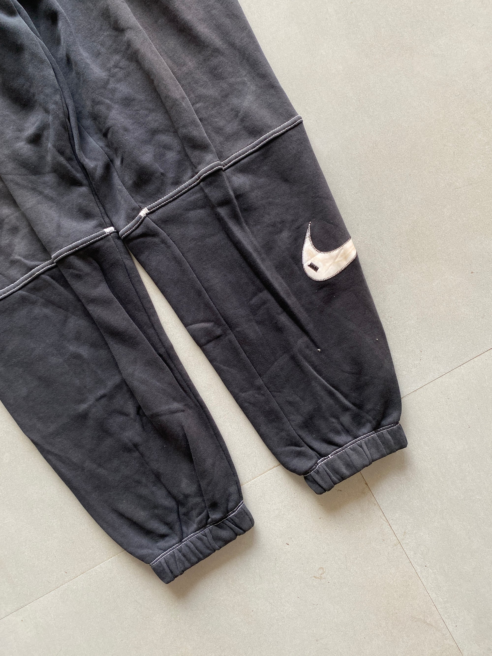 NIKE BIG LOGO SWEAT JOGGER PANT - S