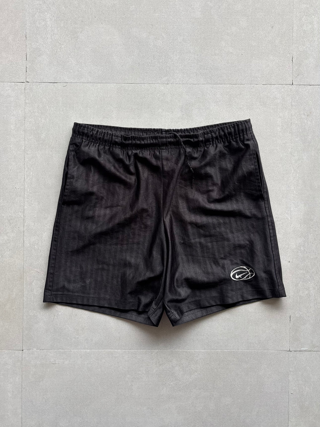 90s NIKE SHORTS - M