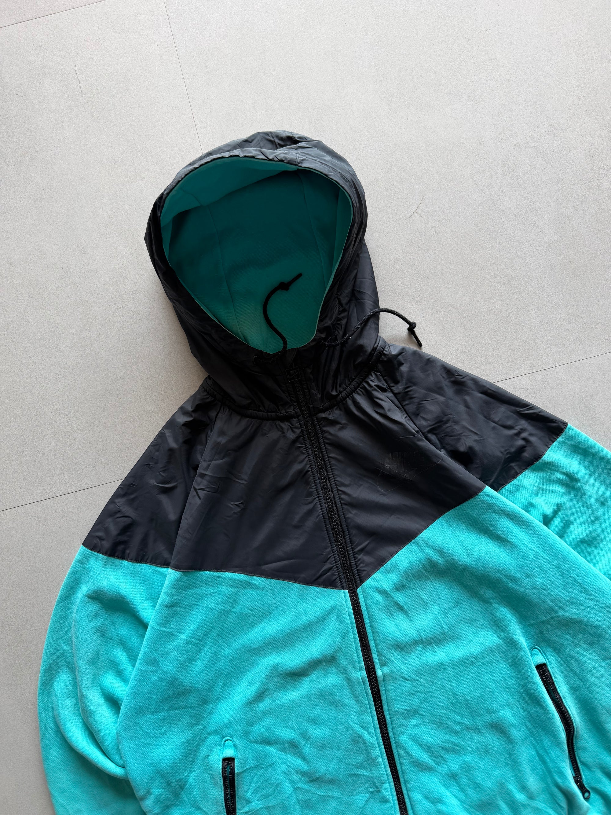 NIKE HOODED JACKET - XL