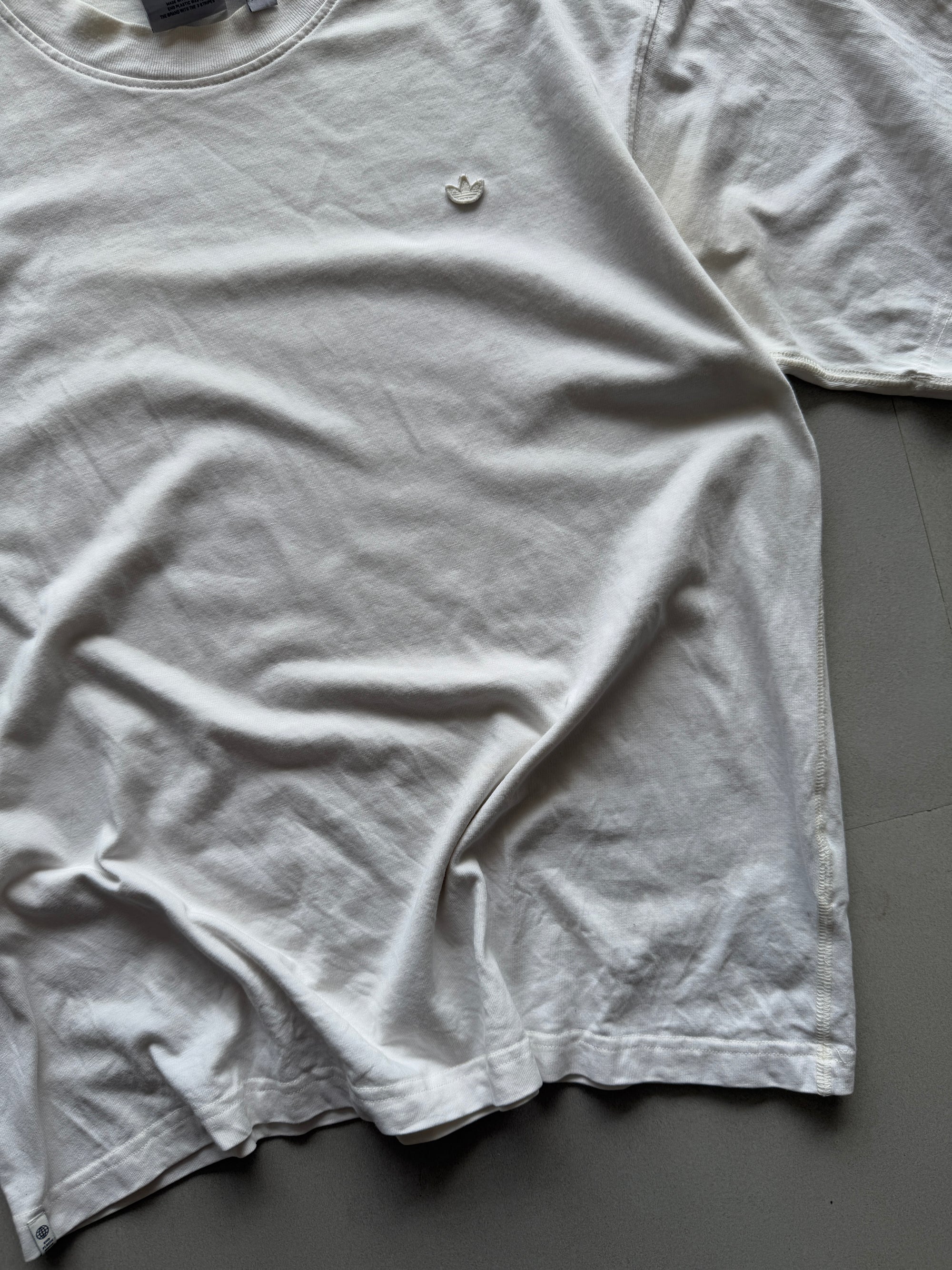 ADIDAS ORGINALS TEE - M