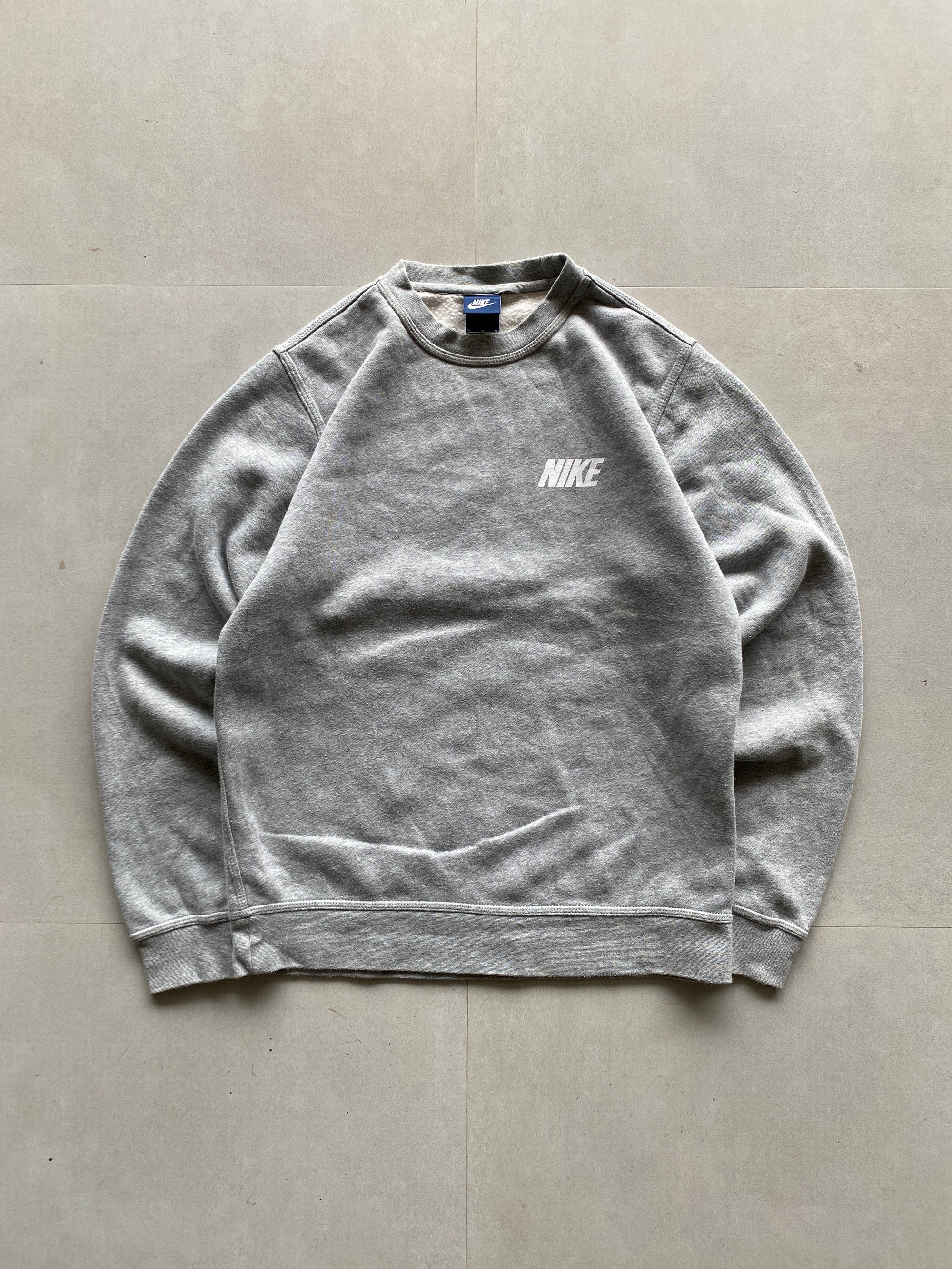VINTAGE NIKE CREW NECK - M
