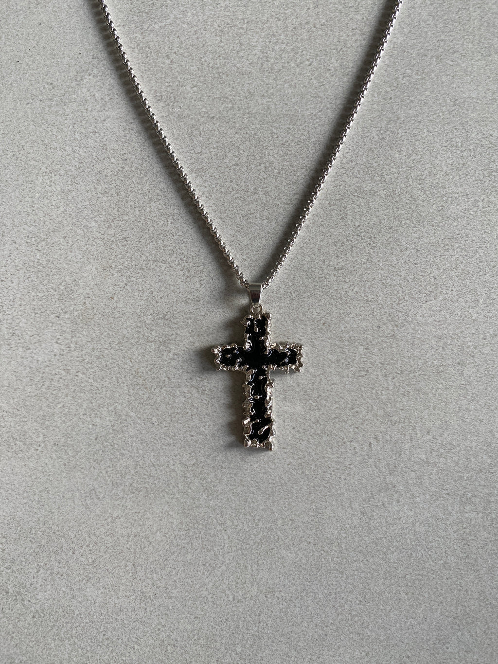 SPINEL CROSS PENDANT CHAIN