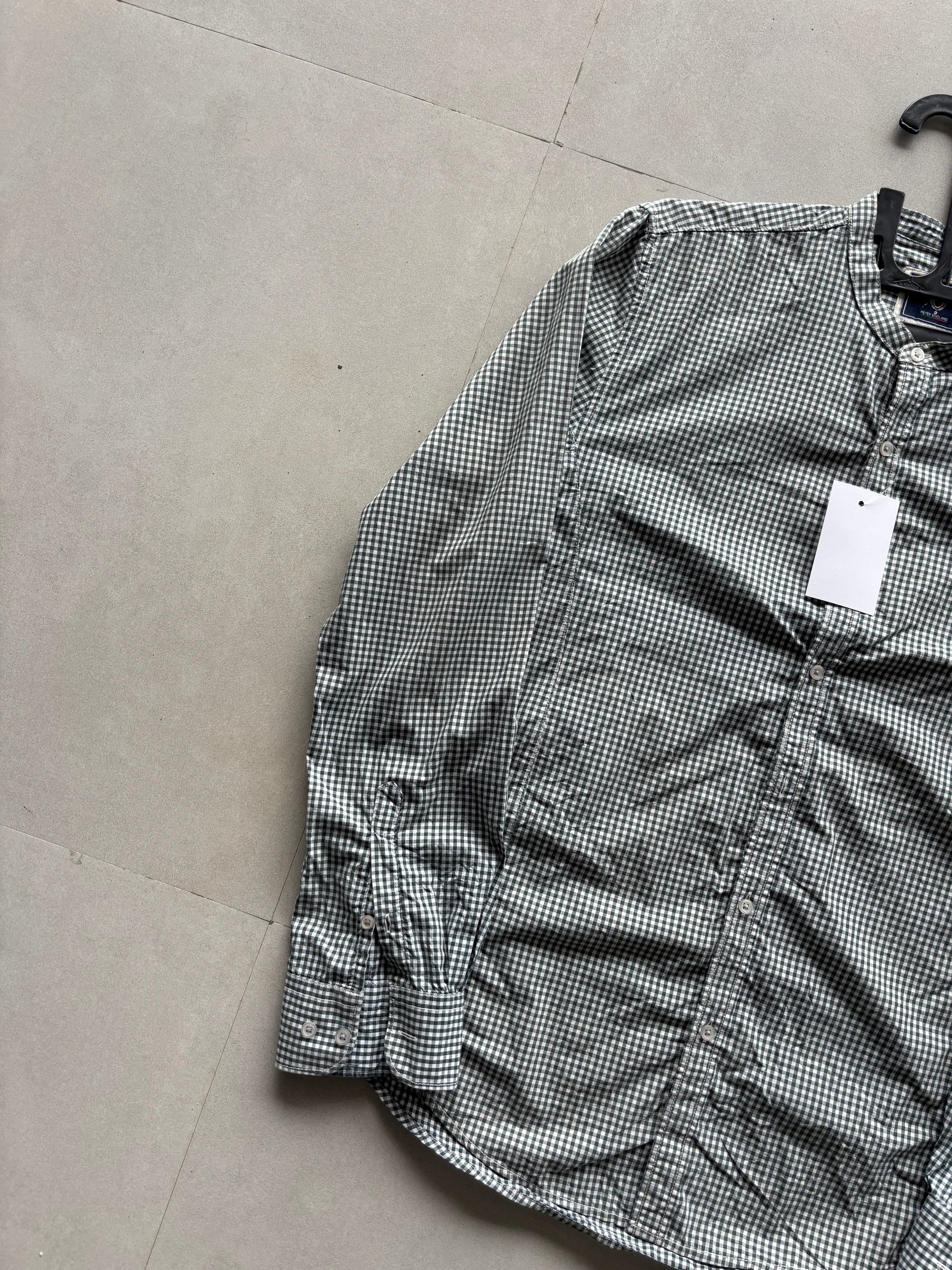 PETER ENGLAND FORMAL SHIRT - M