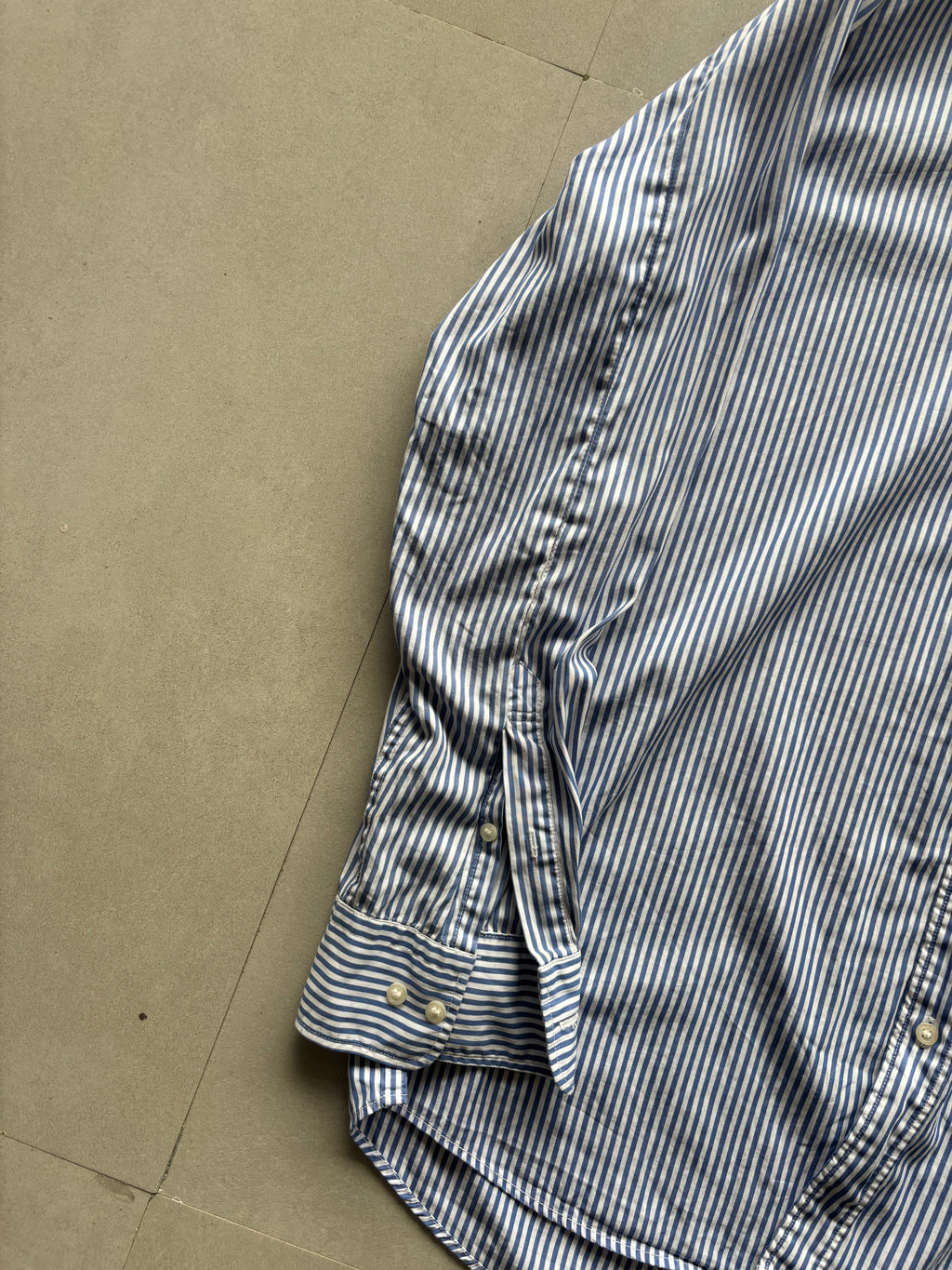 UNIQLO BLUE STRIPED FORMAL SHIRT - L