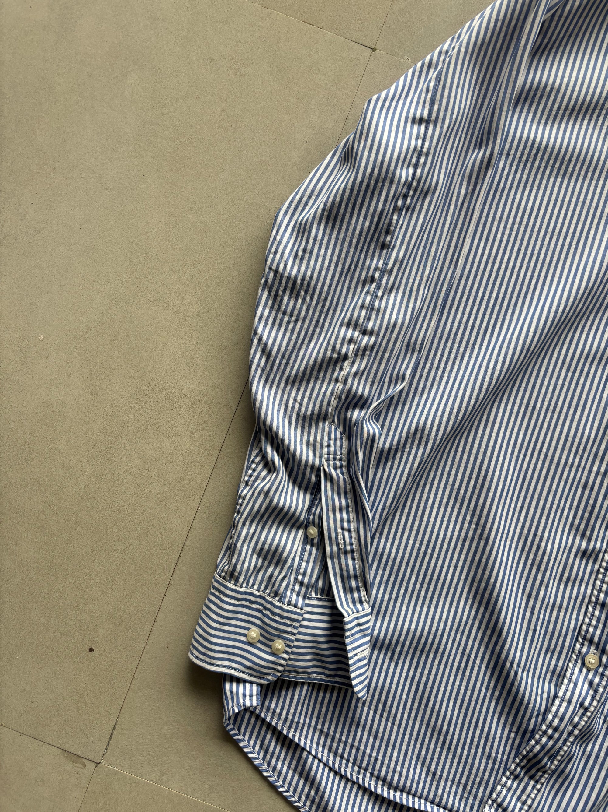 UNIQLO BLUE STRIPED FORMAL SHIRT - L