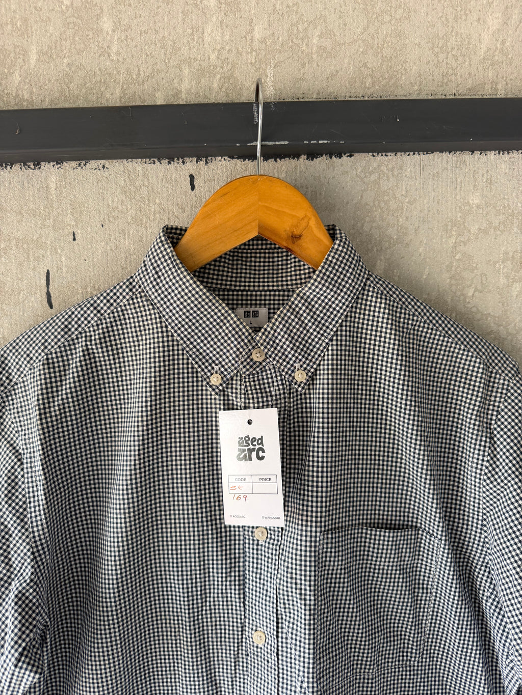 UNIQLO CHECKERD SHIRT ST169 - M