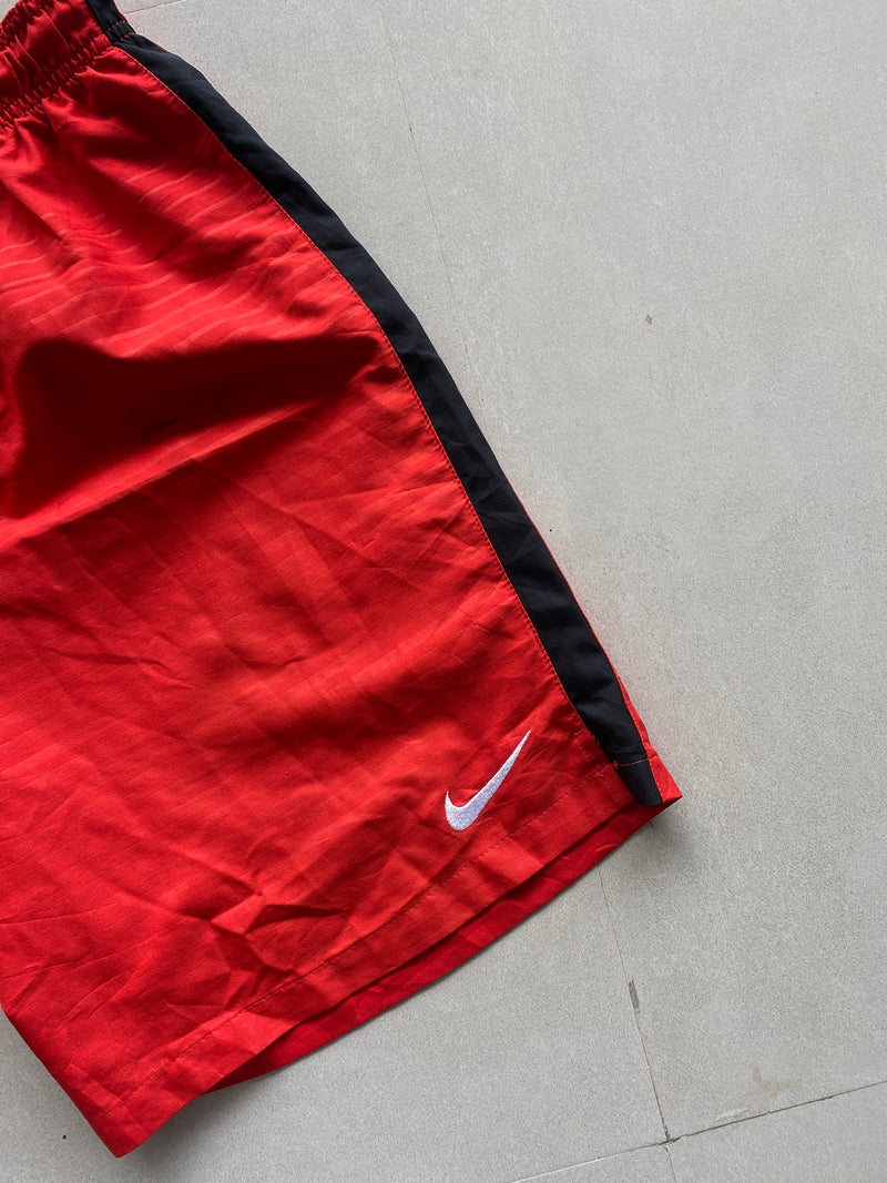 NIKE SHORTS - M