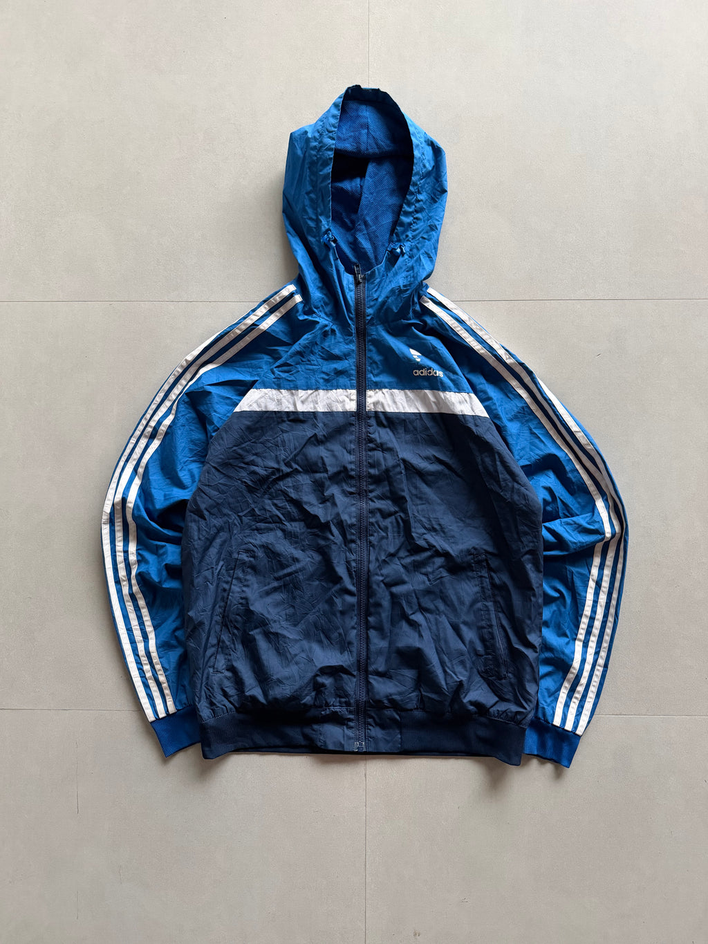 ADIDAS HOODED JACKET - M