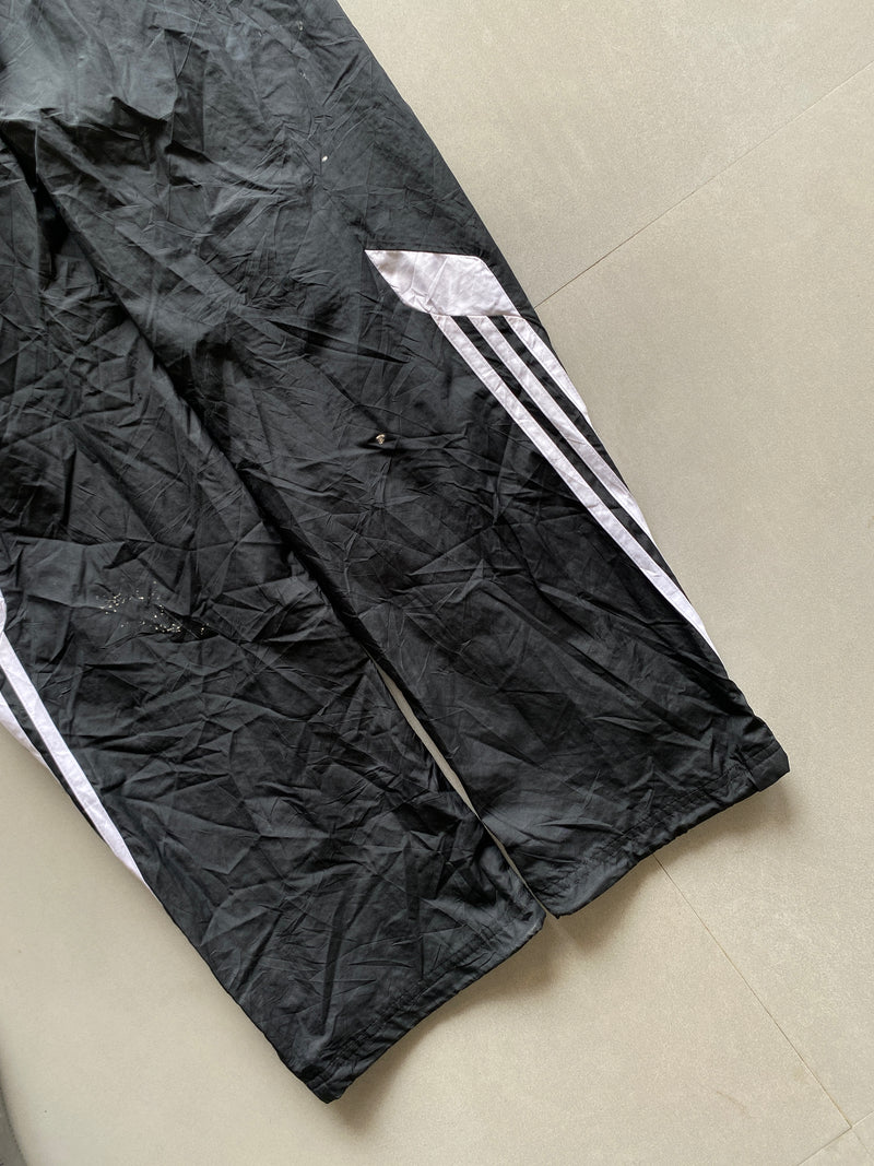 ADIDAS STRIPED BAGGY TRACK PANT - S