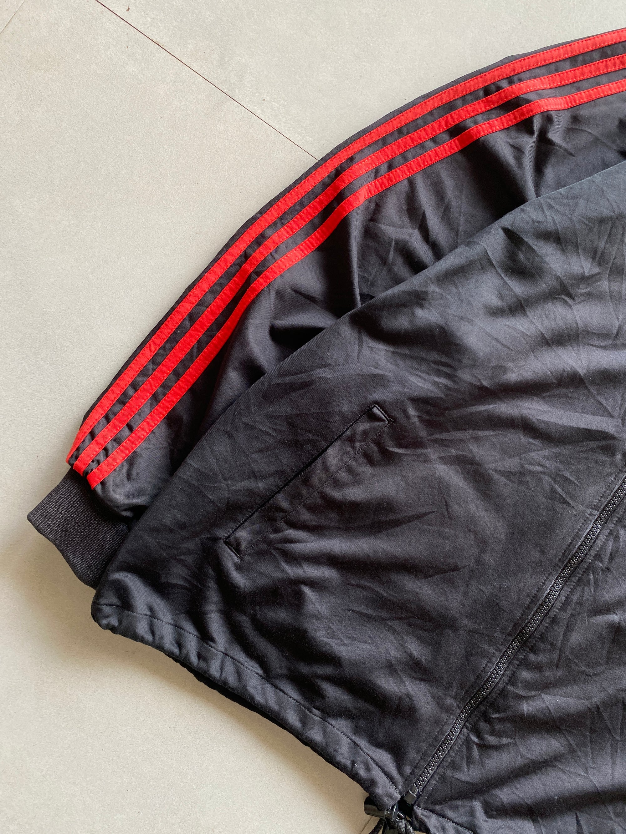 ADIDAS STRIPED JACKET - XL