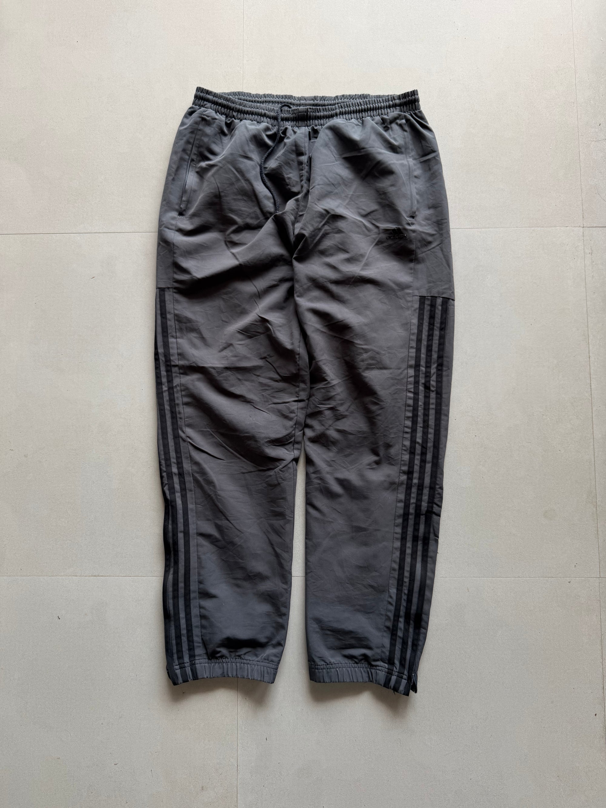 ADIDAS STRIPED TRACK PANT74 - M