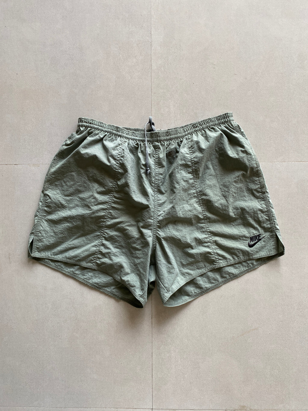 90s NIKE SHORTS - M