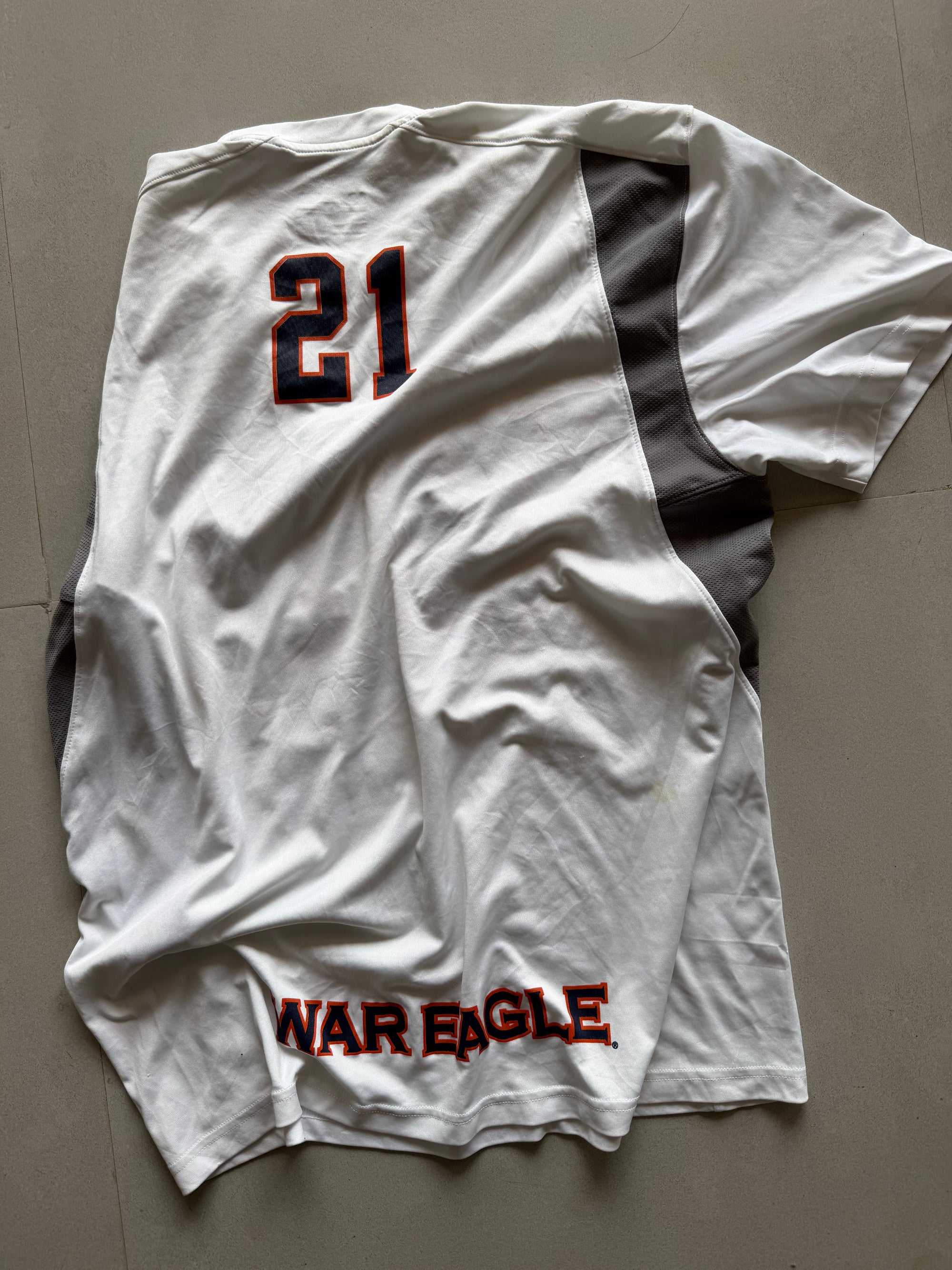 UNDER ARMOUR DRI FIT TEE - M