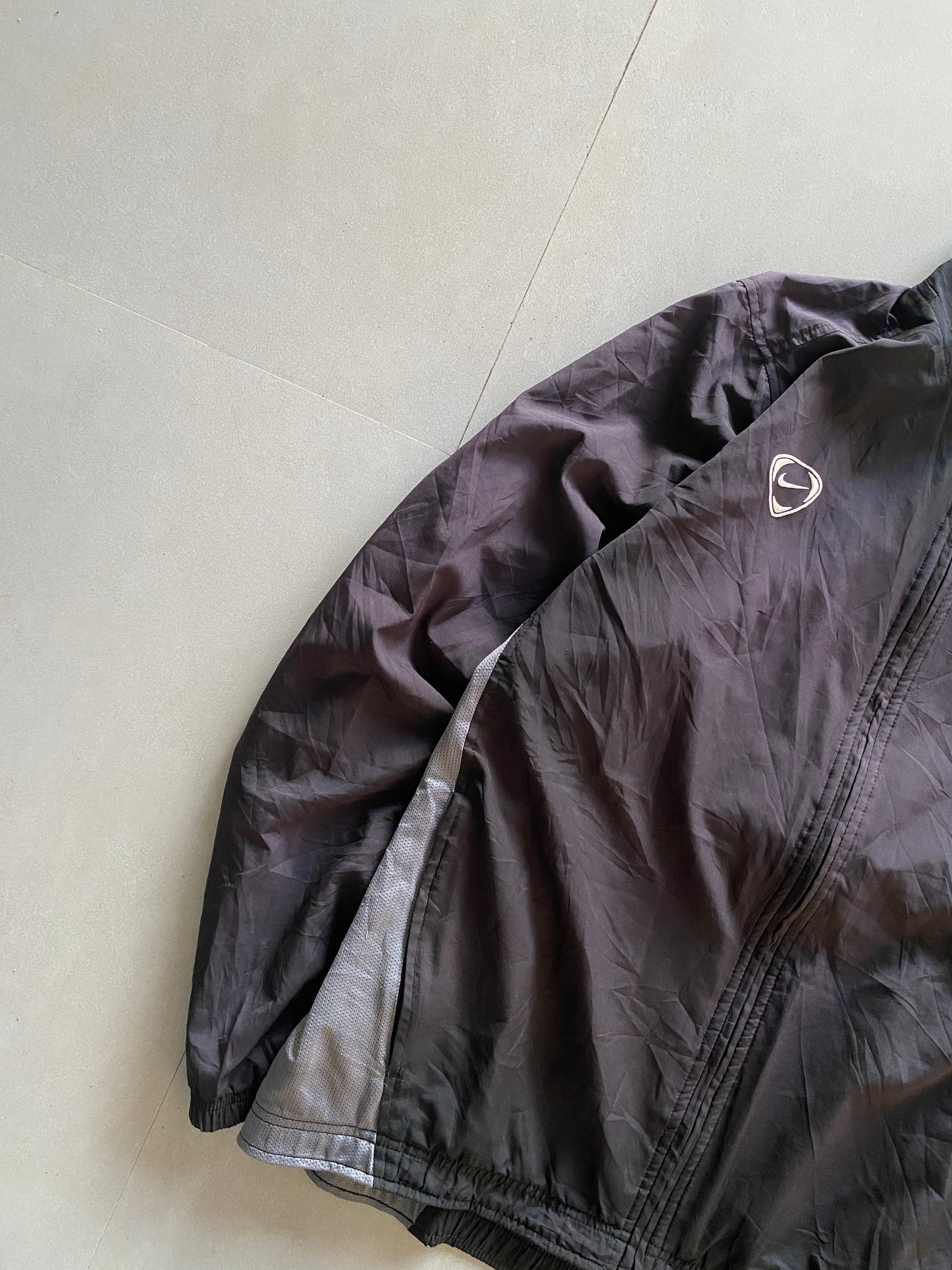 BLACK NIKE BLACK JACKET - XL