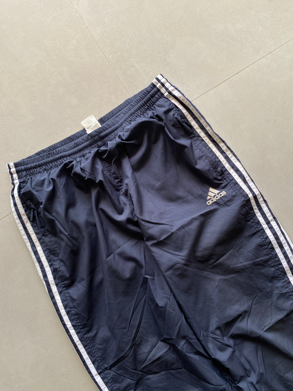 VINTAGE ADIDAS STRIPED TRACK PANT - M