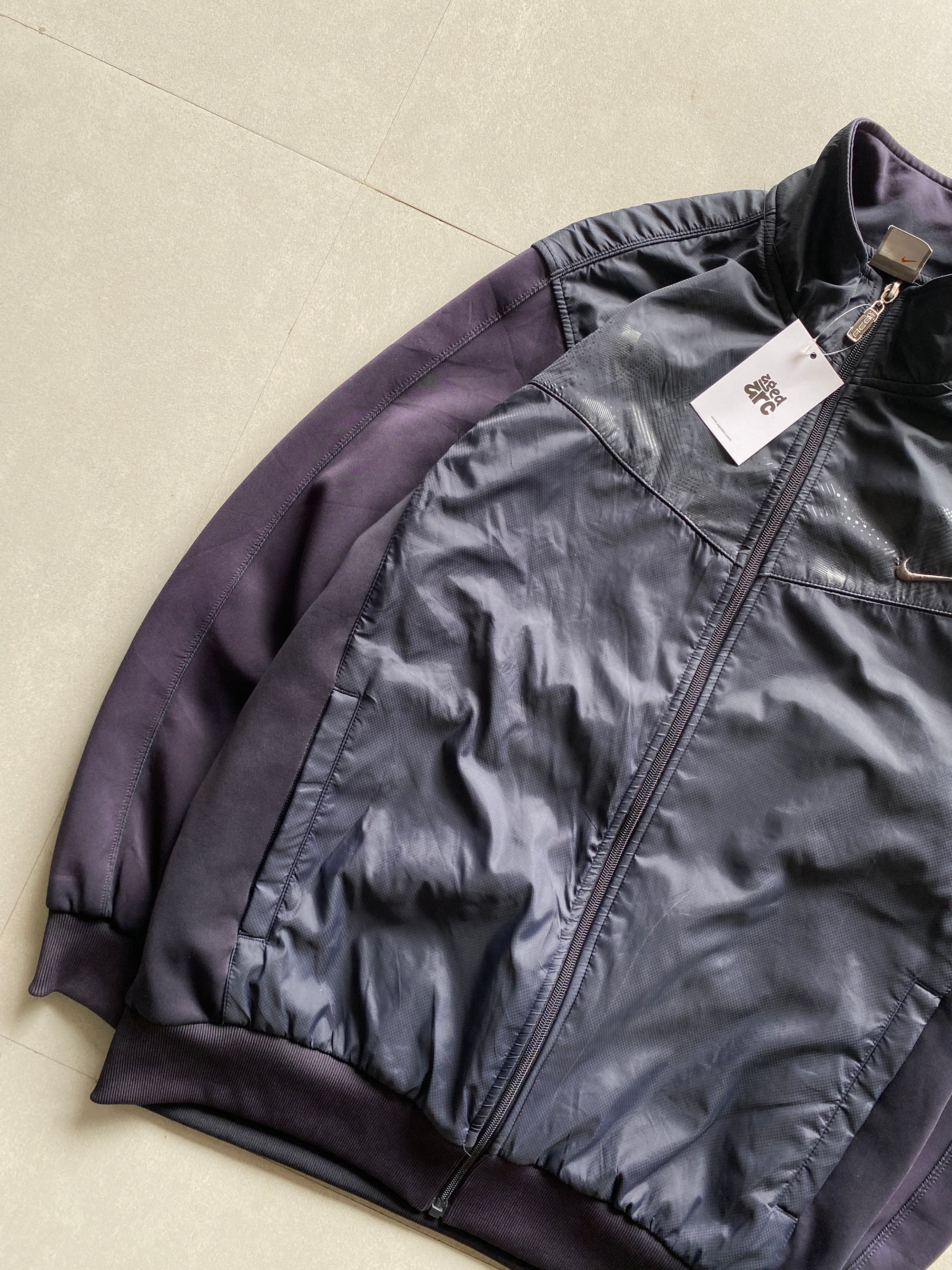 VINTAGE NIKE JACKET - L