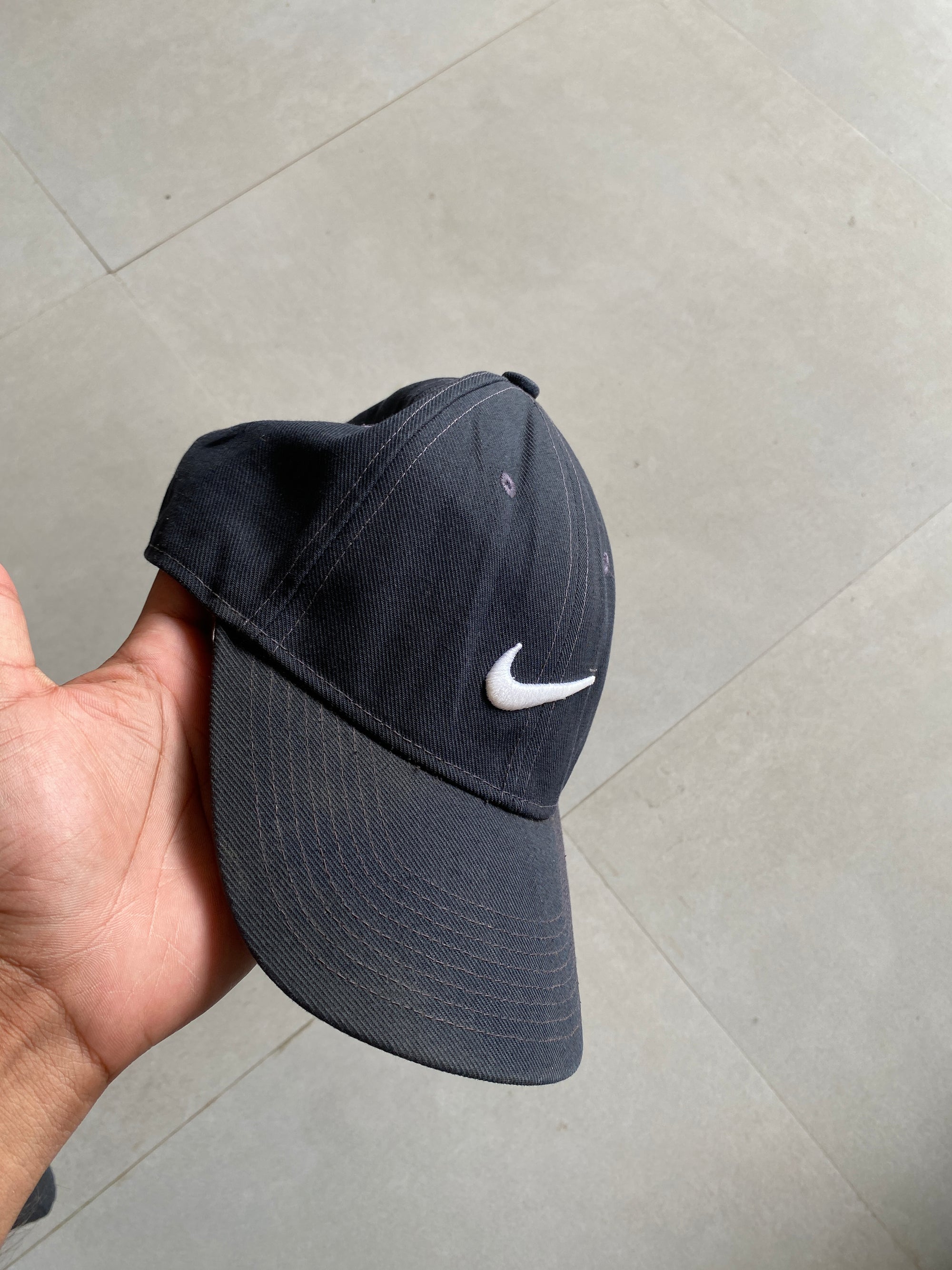 VINTAGE NIKE CAP