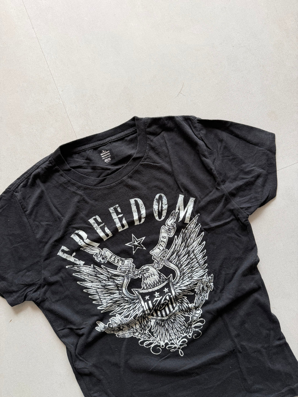 GRAPHIC TEE - XS