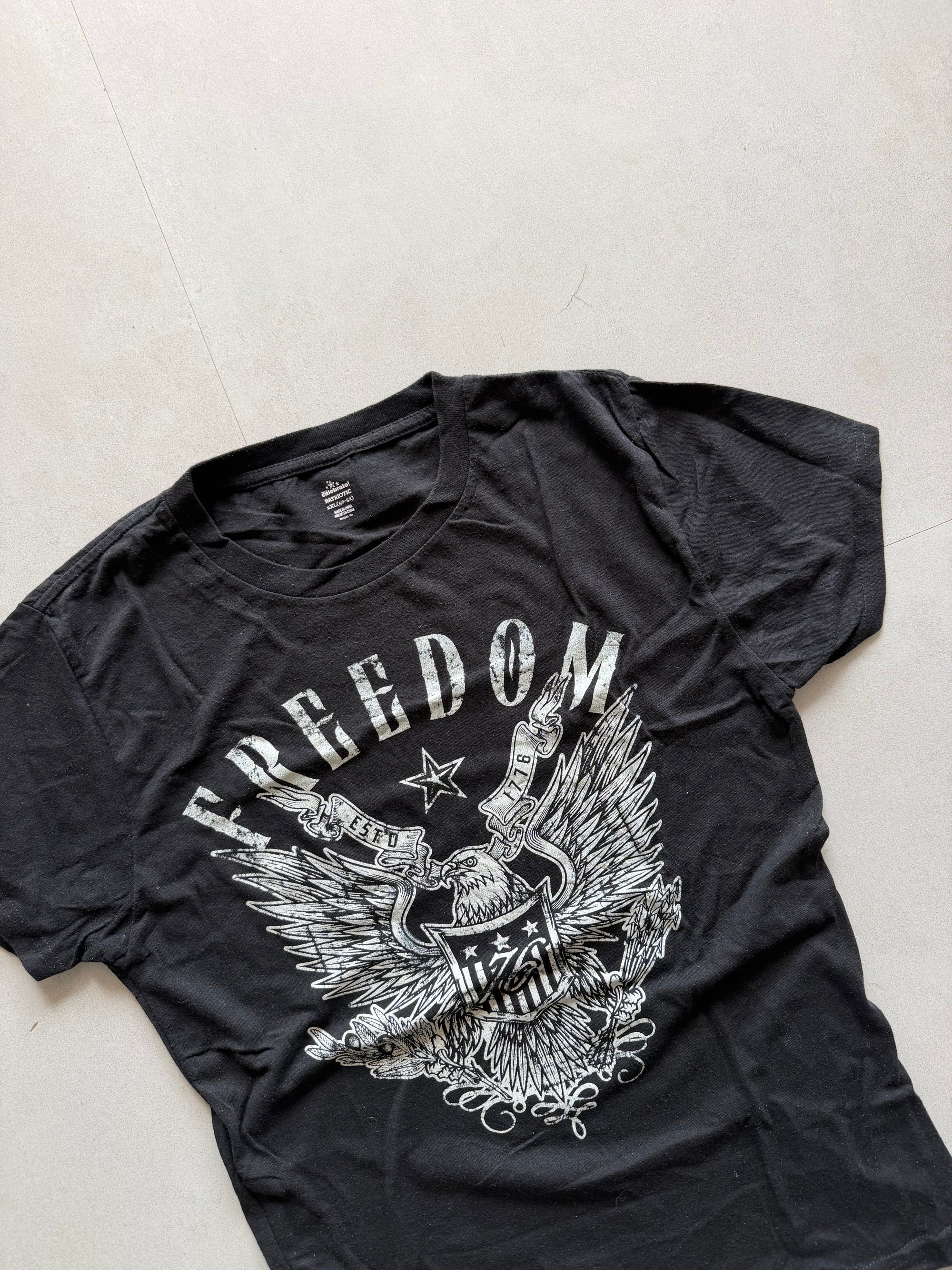 GRAPHIC TEE - XS