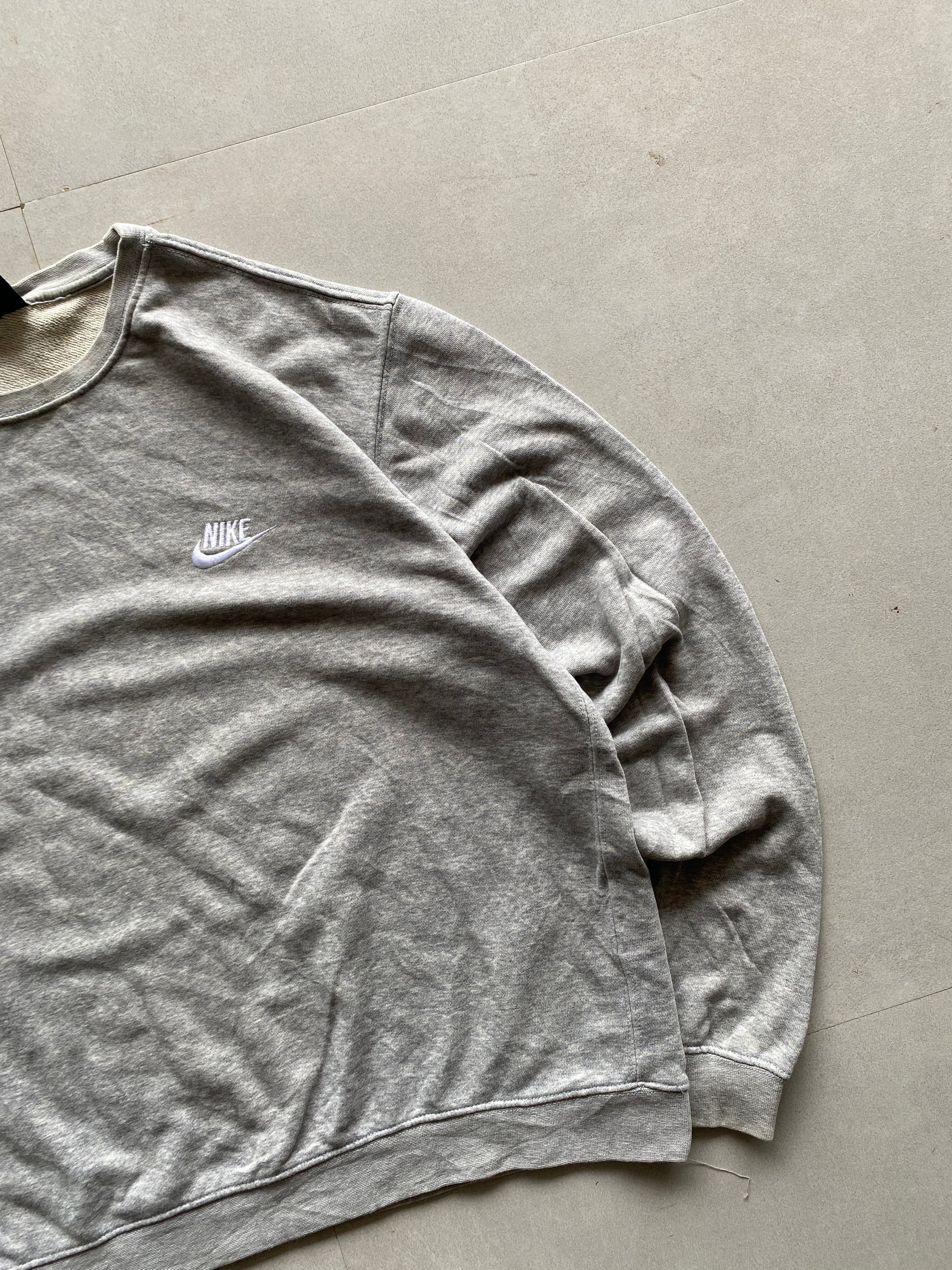 VINTAGE NIKE SWEATSHIRT - S