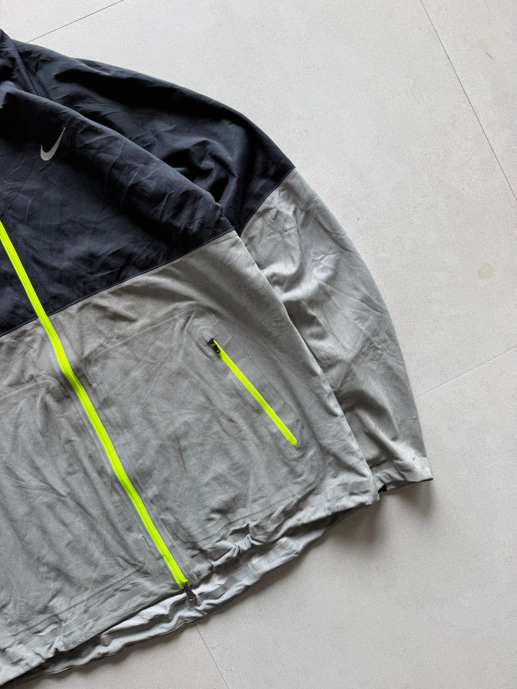 VINTAGE NIKE RUNNING JACKET - M