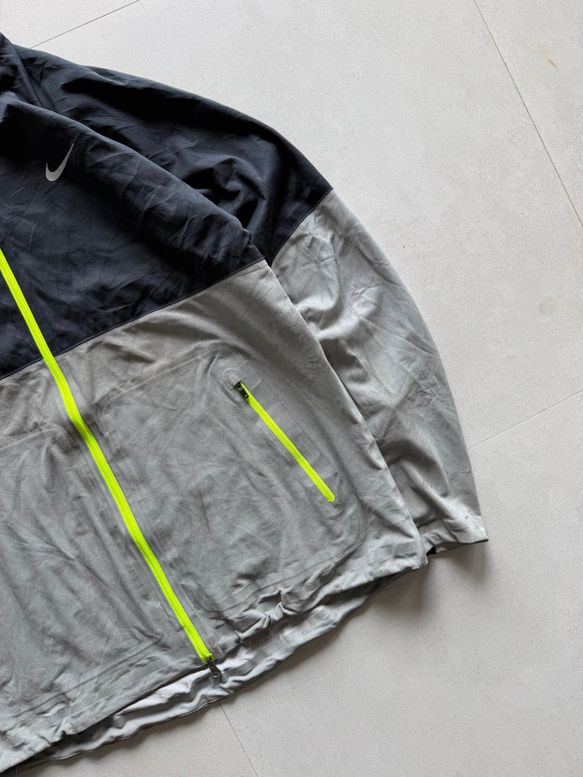 VINTAGE NIKE RUNNING JACKET - M